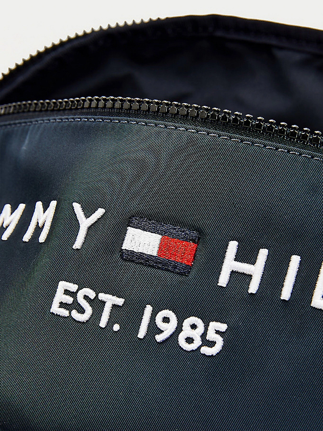 Сумки Tommy Hilfiger модель AM0AM07206-DW5 Сумки Tommy Hilfiger модель AM0AM07206-DW5 Фото
