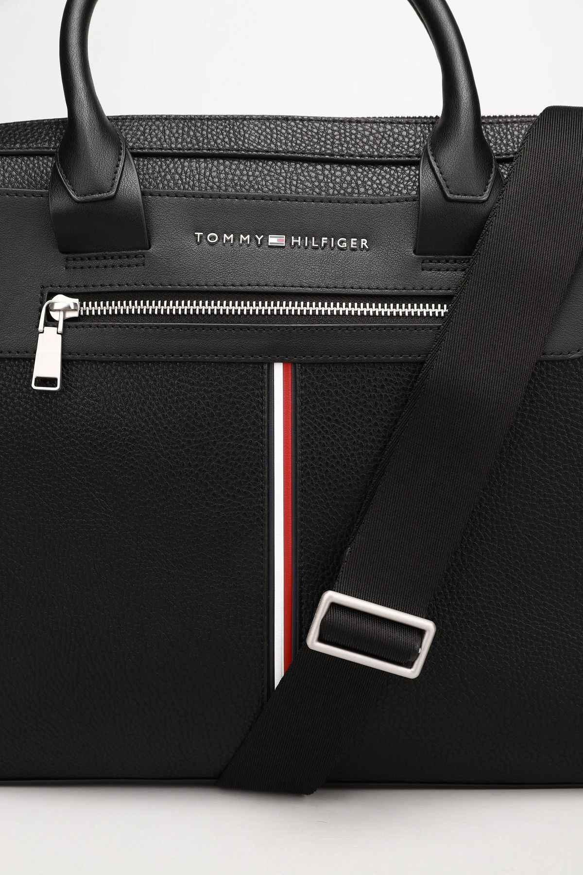 Сумки Tommy Hilfiger модель AM0AM07216-BDS Сумки Tommy Hilfiger модель AM0AM07216-BDS Фото