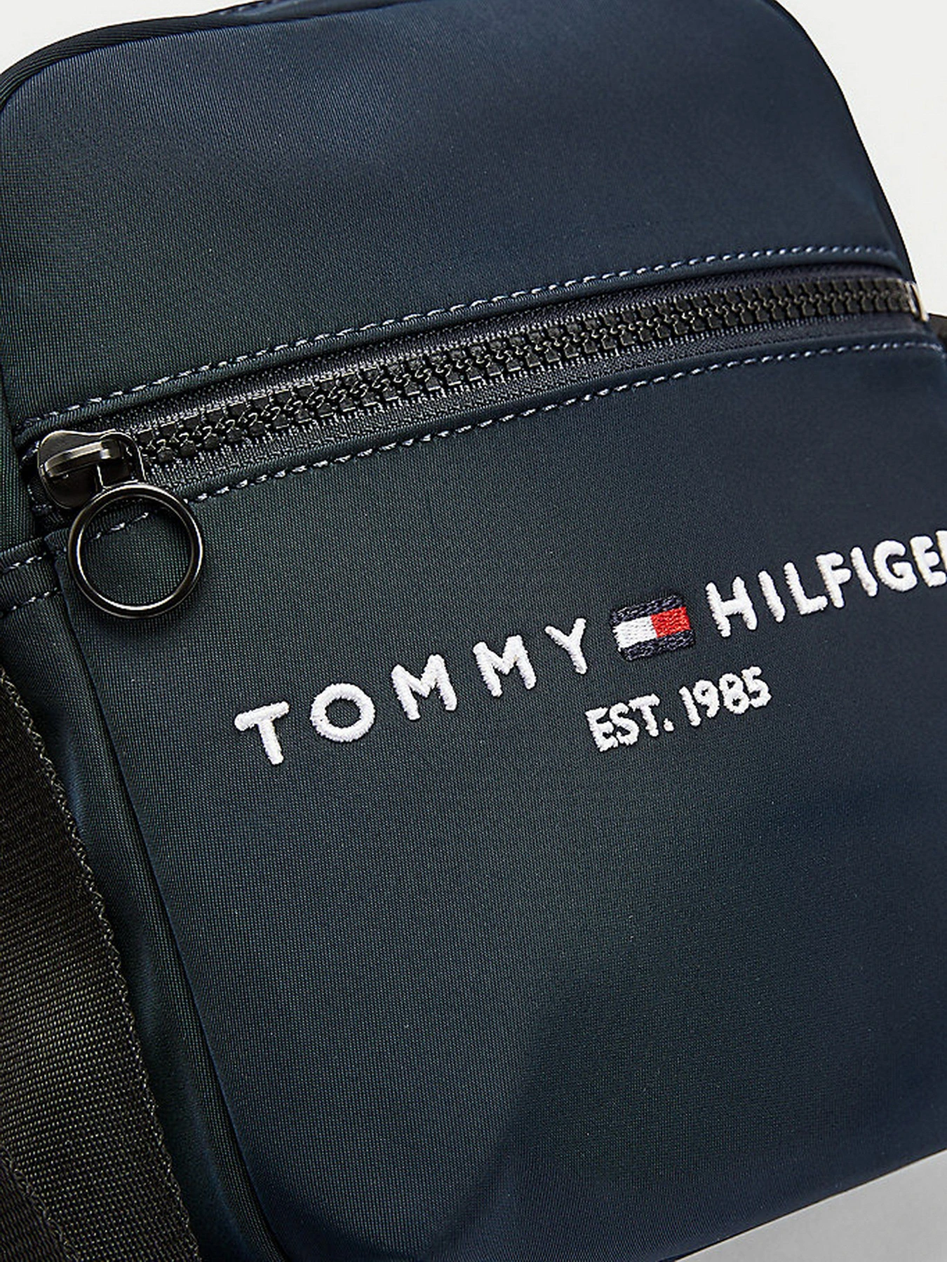 Сумки Tommy Hilfiger модель AM0AM07229-DW5 Сумки Tommy Hilfiger модель AM0AM07229-DW5 Фото