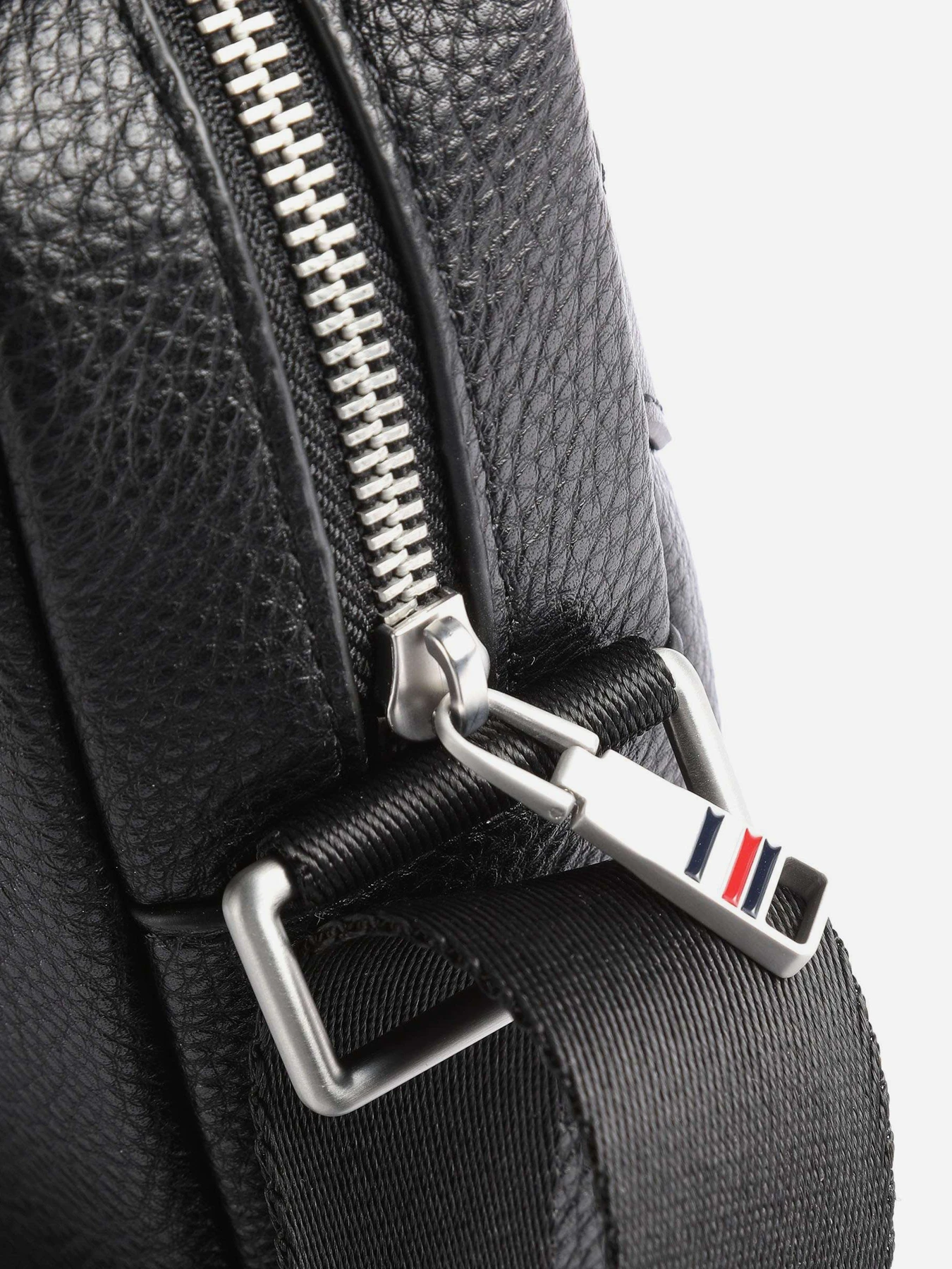 Сумки Tommy Hilfiger модель AM0AM07230-BDS Сумки Tommy Hilfiger модель AM0AM07230-BDS Фото