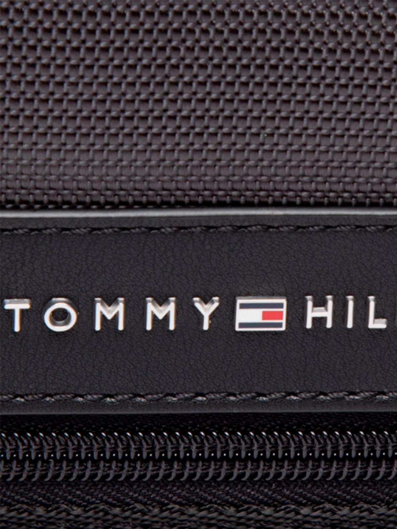Сумки Tommy Hilfiger модель AM0AM07232-PQ8 Сумки Tommy Hilfiger модель AM0AM07232-PQ8 Фото