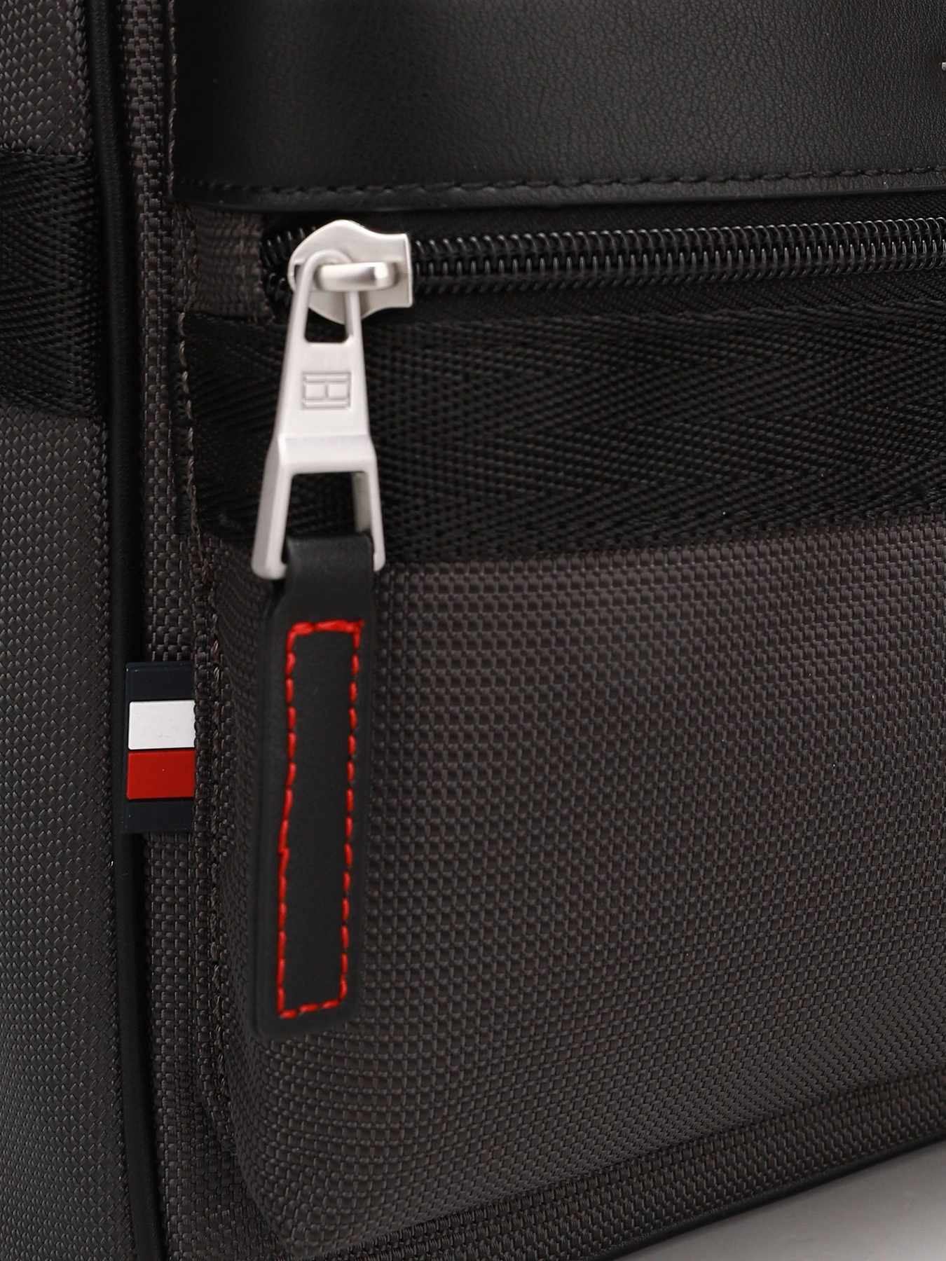 Рюкзаки Tommy Hilfiger модель AM0AM07261-PQ8 Рюкзаки Tommy Hilfiger модель AM0AM07261-PQ8 Фото