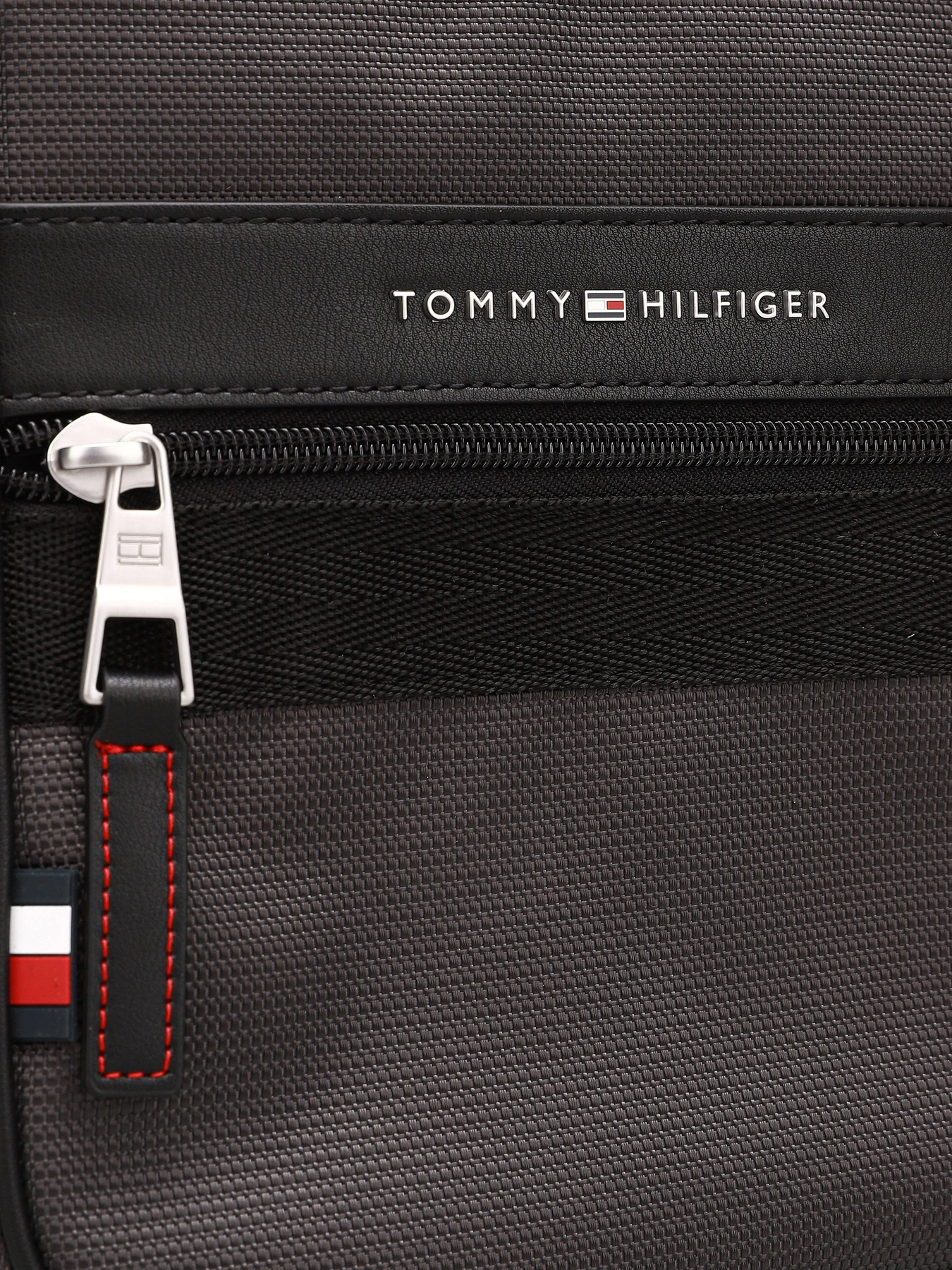 Сумки Tommy Hilfiger модель AM0AM07264-PQ8 Сумки Tommy Hilfiger модель AM0AM07264-PQ8 Фото