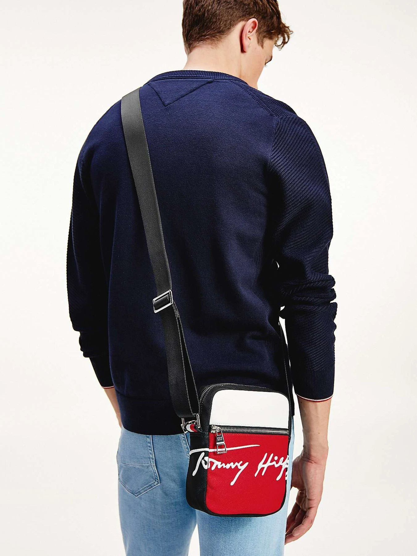 Сумки Tommy Hilfiger модель AM0AM07382-DW5 Сумки Tommy Hilfiger модель AM0AM07382-DW5 Фото