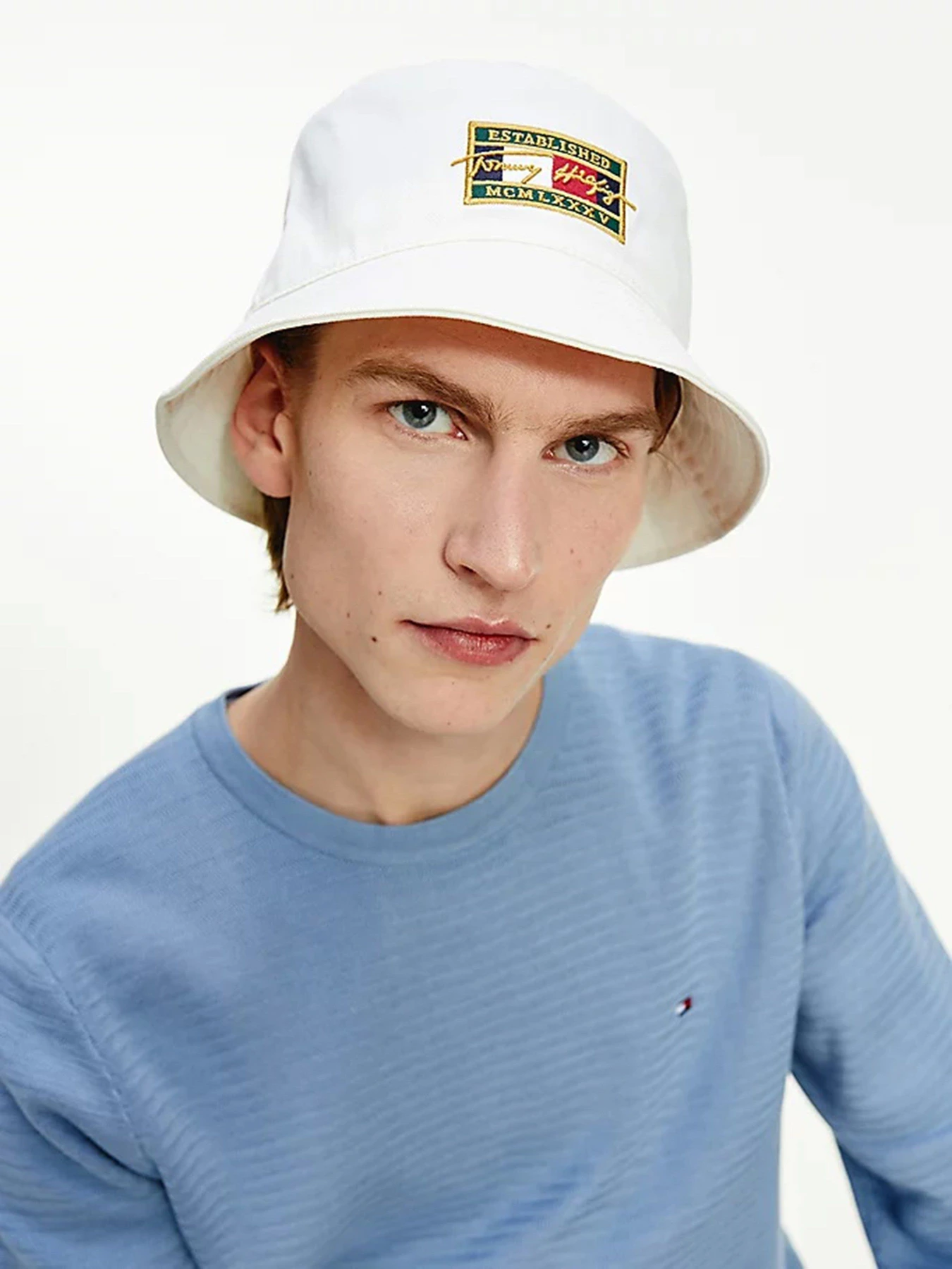 Шапки та кепки Tommy Hilfiger SIGNATURE модель AM0AM07388-YBI Фото