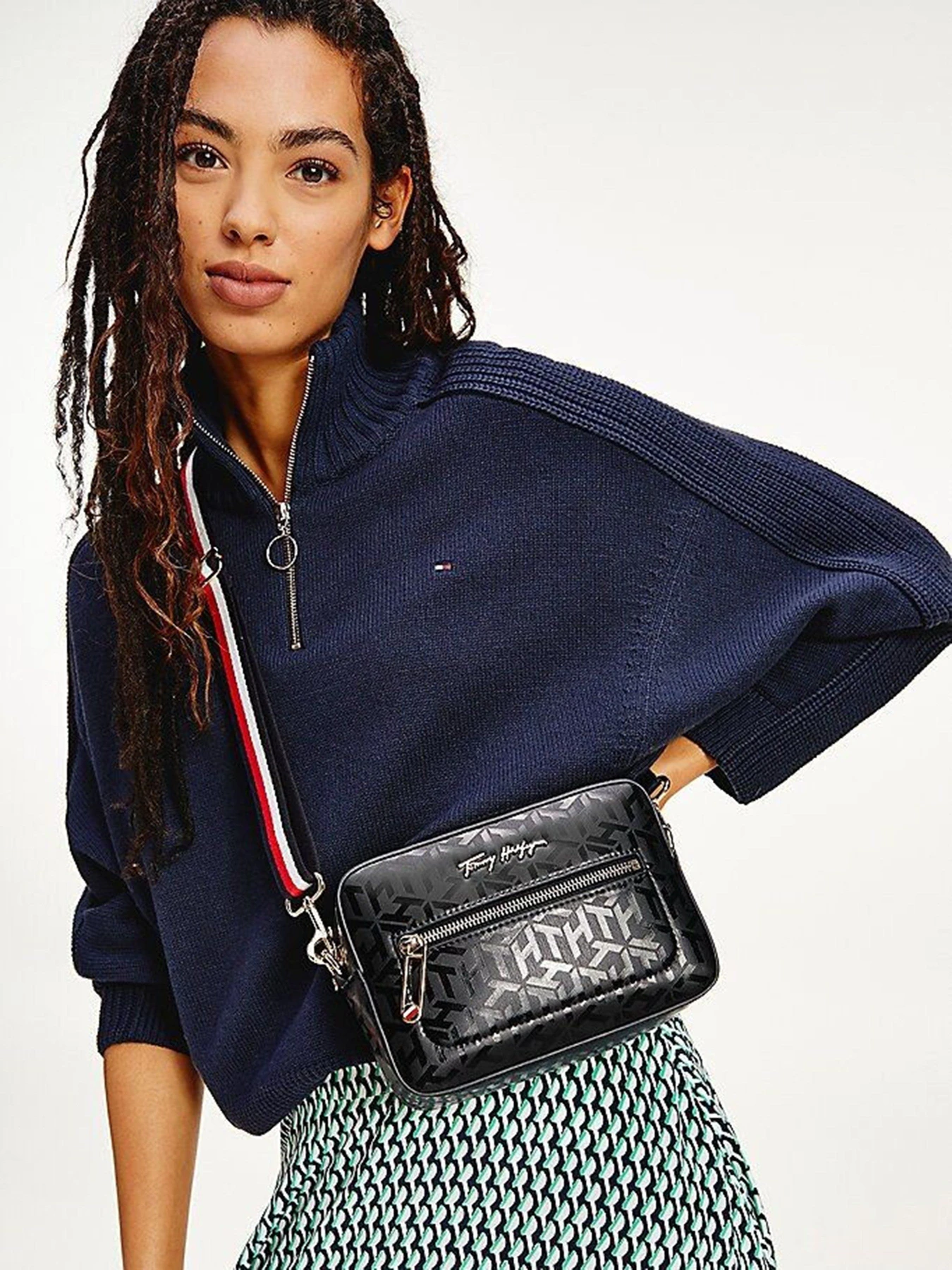 Сумки Tommy Hilfiger модель AW0AW09653-DW5 Сумки Tommy Hilfiger модель AW0AW09653-DW5 Фото