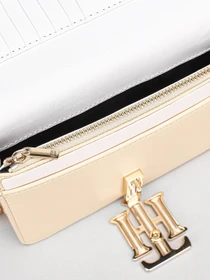 Сумки Tommy Hilfiger модель AW0AW09654-ACK Фото