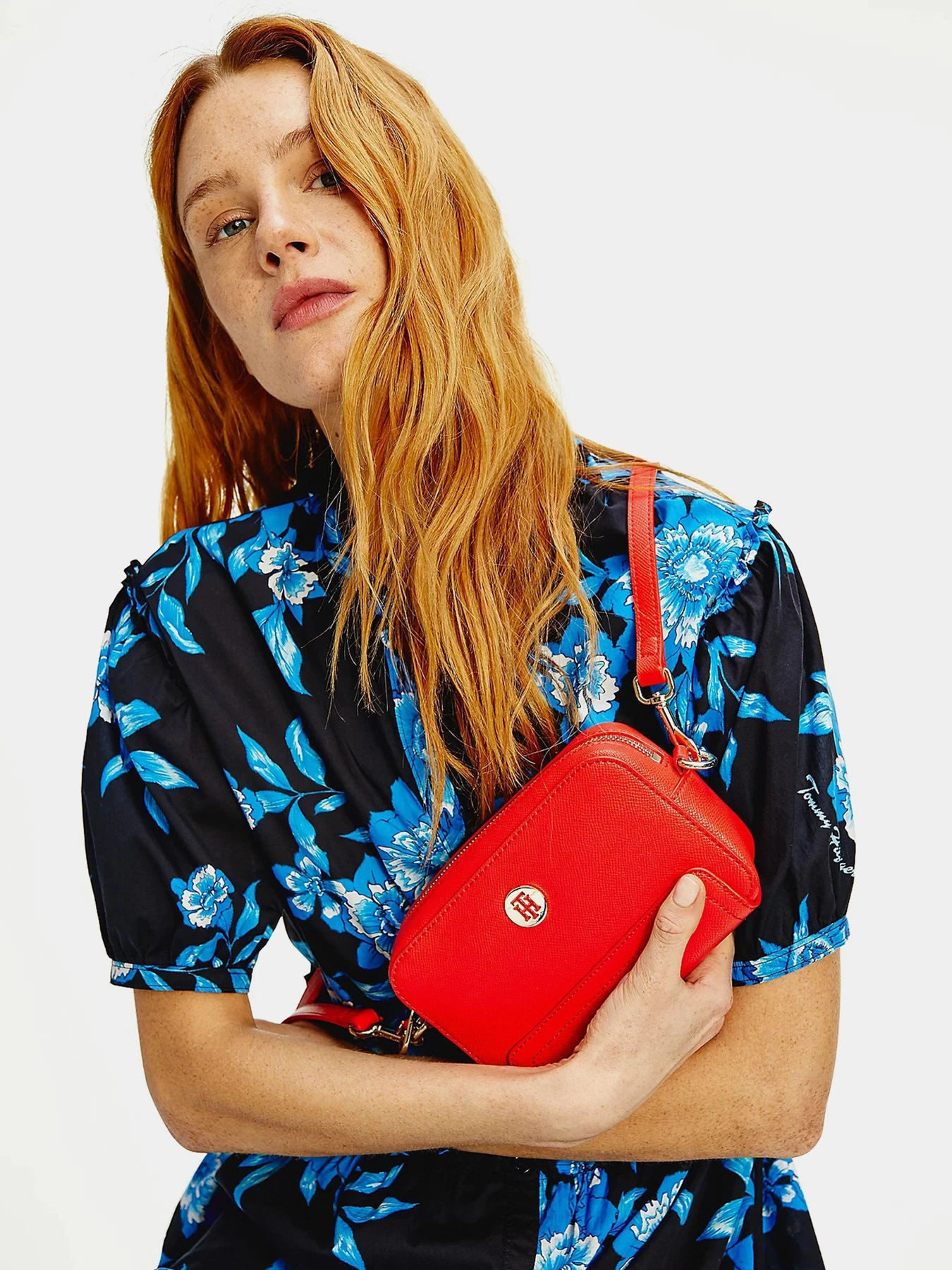 Сумки Tommy Hilfiger модель AW0AW09666-SNE Сумки Tommy Hilfiger модель AW0AW09666-SNE Фото