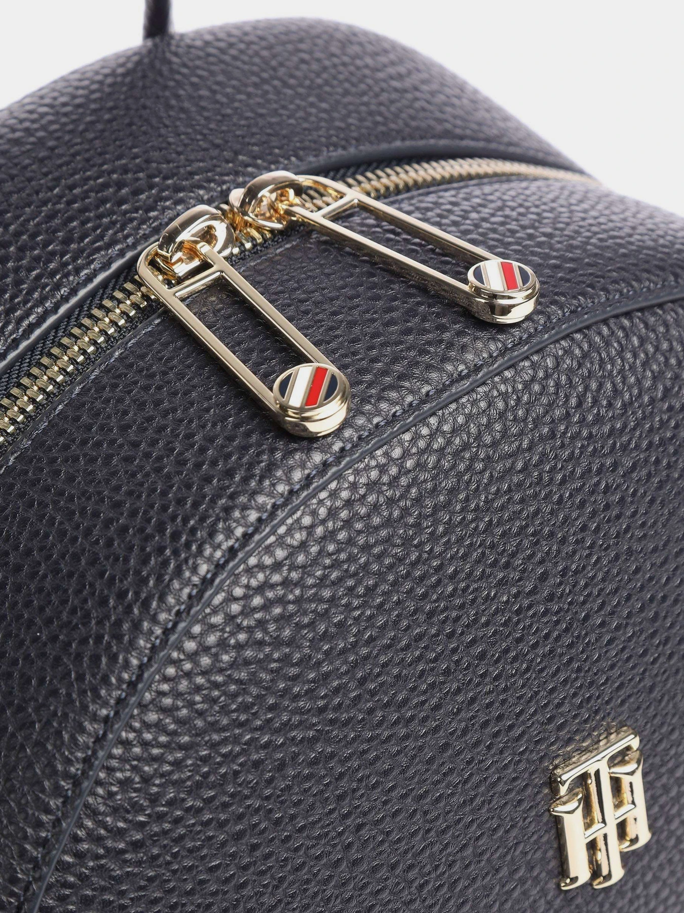 Рюкзаки Tommy Hilfiger модель AW0AW09677-DW5 Рюкзаки Tommy Hilfiger модель AW0AW09677-DW5 Фото