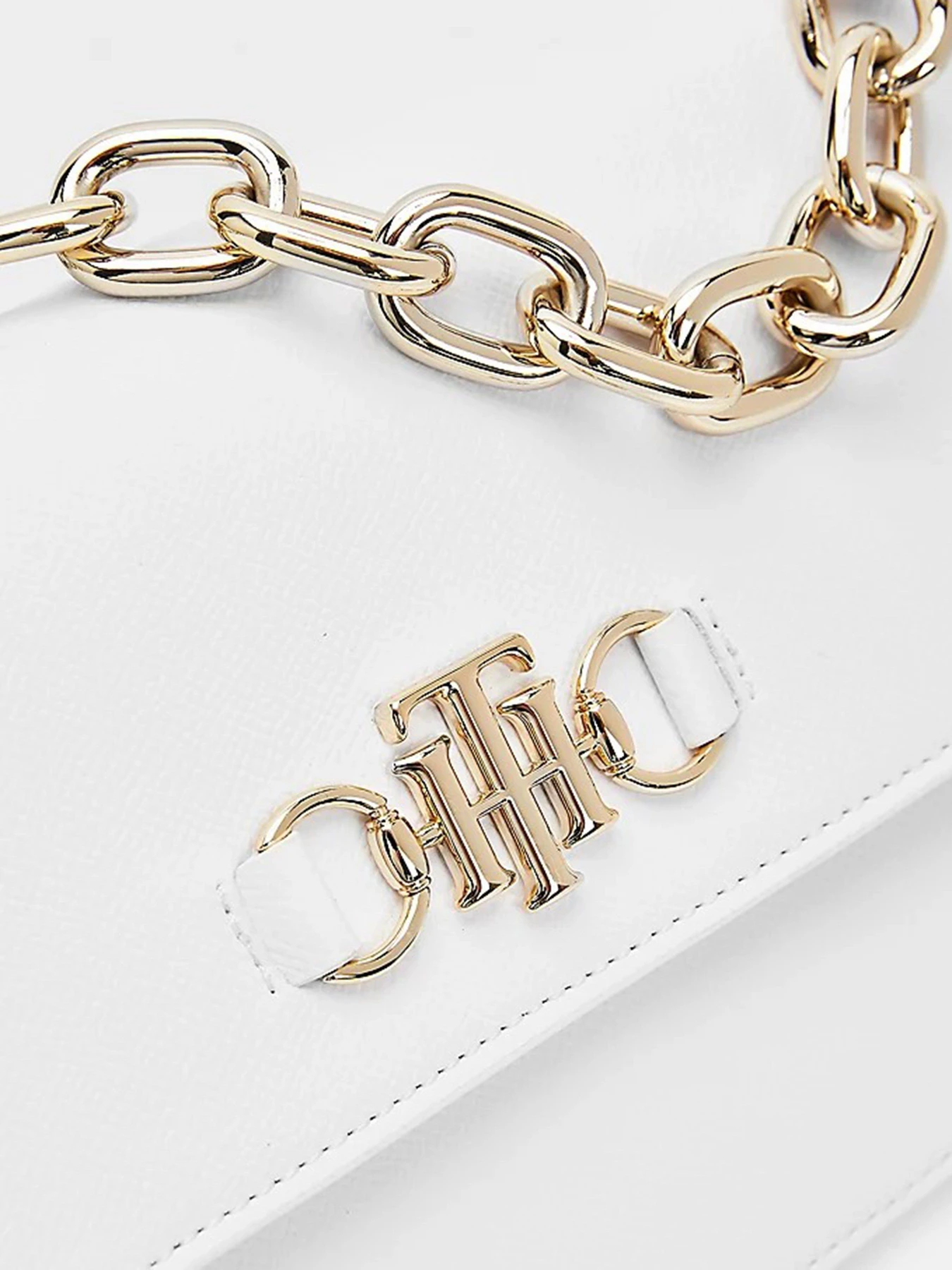 Сумки Tommy Hilfiger модель AW0AW09678-YAF Сумки Tommy Hilfiger модель AW0AW09678-YAF Фото