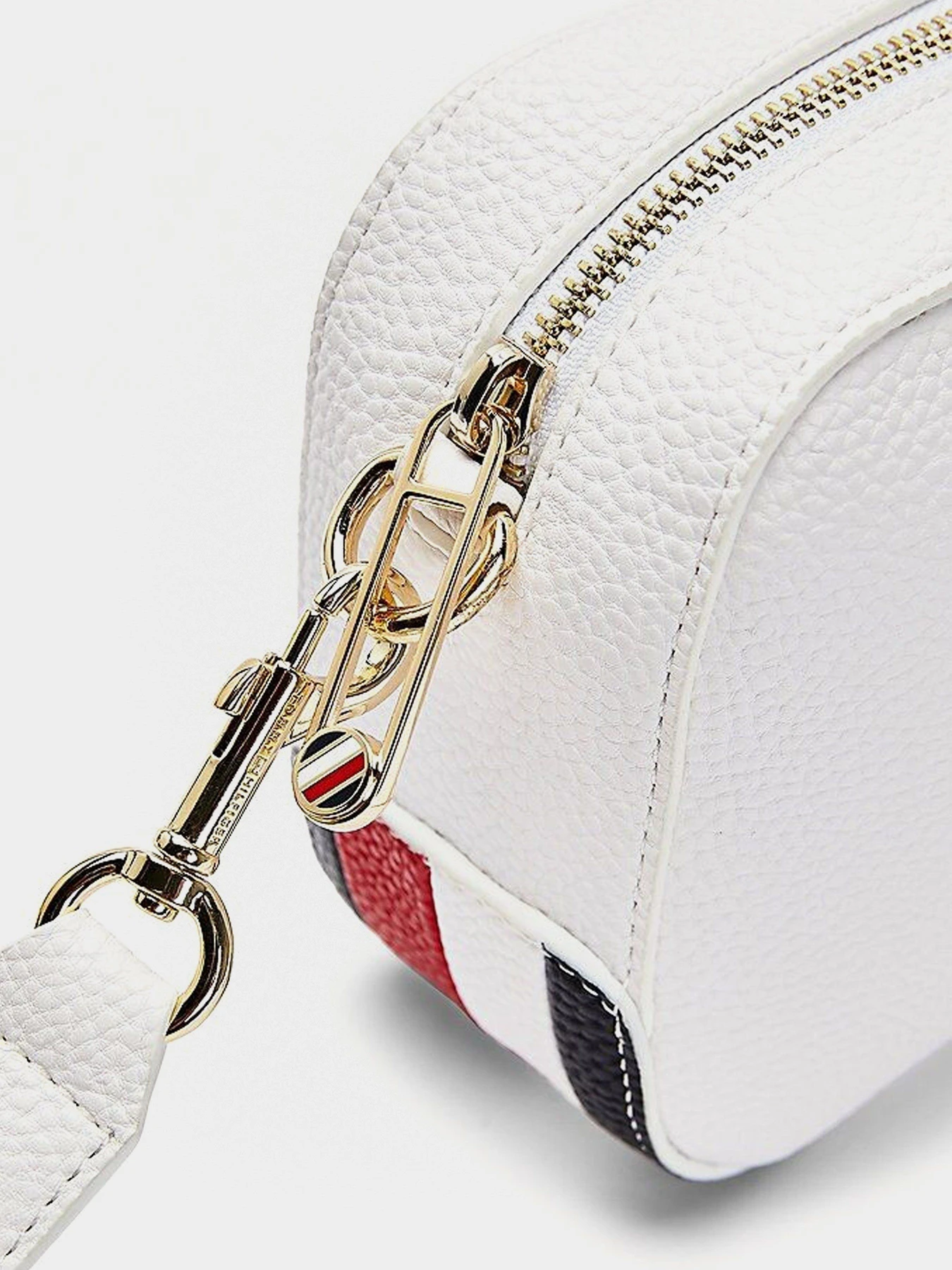 Сумки Tommy Hilfiger модель AW0AW09688-YAF Сумки Tommy Hilfiger модель AW0AW09688-YAF Фото