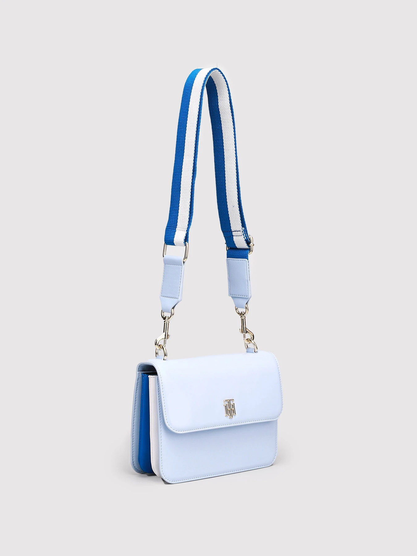 Сумки Tommy Hilfiger модель AW0AW09695-C3Q Сумки Tommy Hilfiger модель AW0AW09695-C3Q Фото