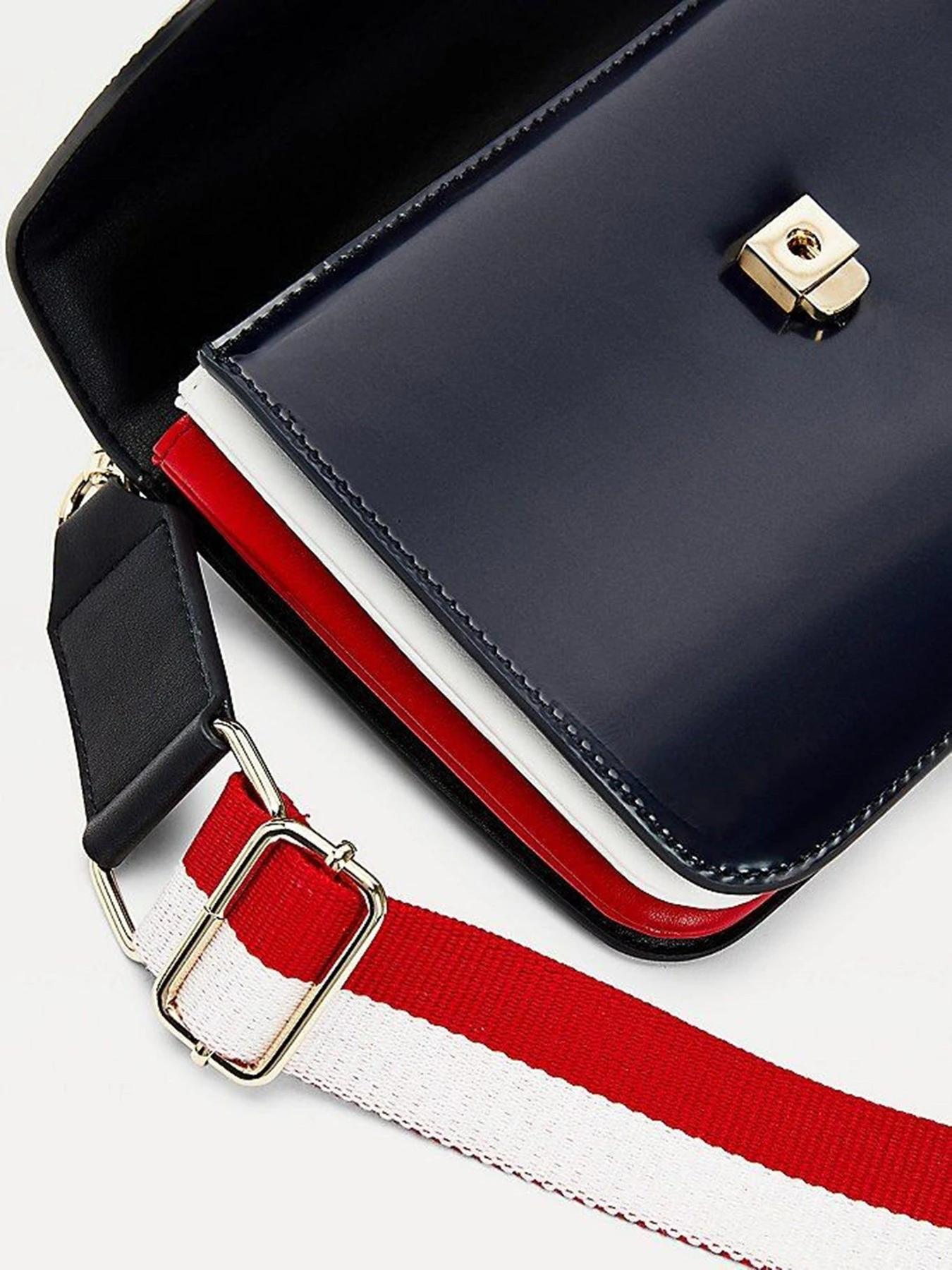 Сумки Tommy Hilfiger STAPLE модель AW0AW09695-DW5 Фото