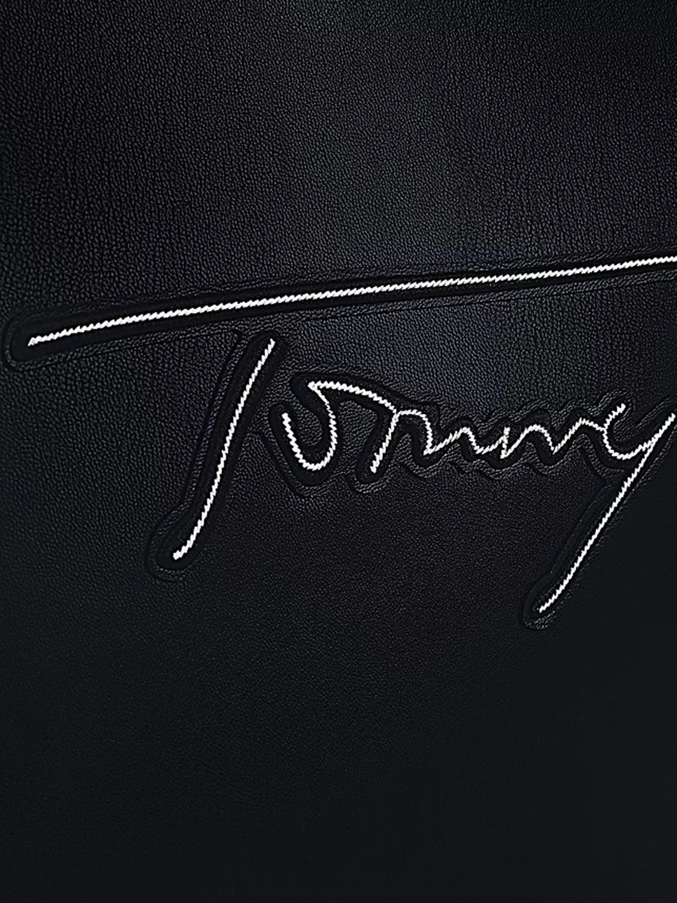 Сумки Tommy Hilfiger модель AW0AW09707-DW5 Сумки Tommy Hilfiger модель AW0AW09707-DW5 Фото