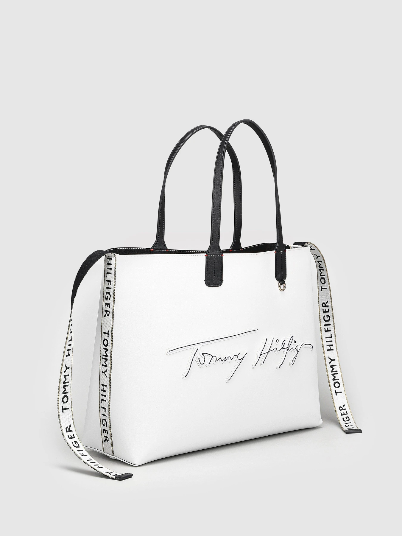 Сумки Tommy Hilfiger модель AW0AW09707-YAF Сумки Tommy Hilfiger модель AW0AW09707-YAF Фото