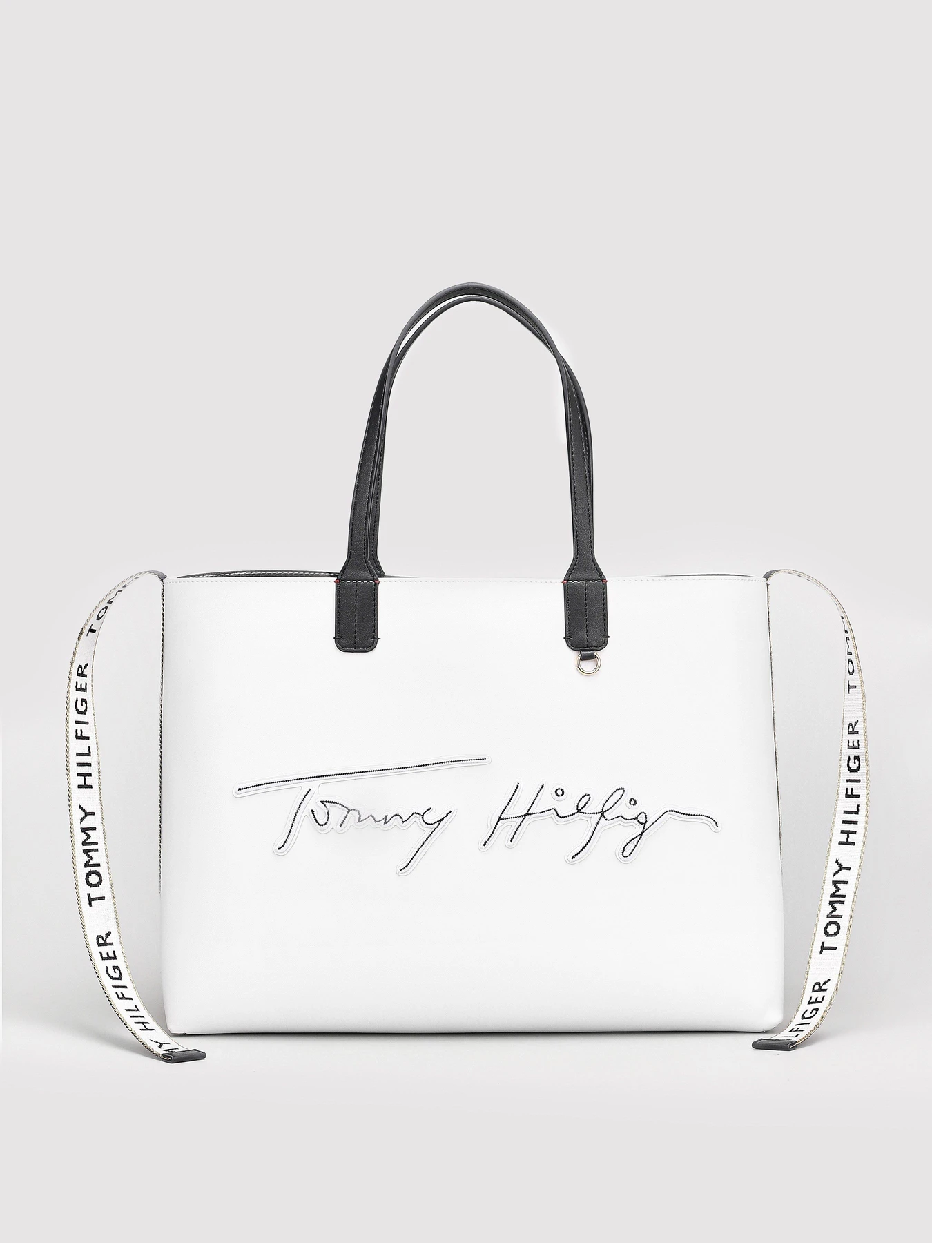 Сумки Tommy Hilfiger модель AW0AW09707-YAF Сумки Tommy Hilfiger модель AW0AW09707-YAF Фото