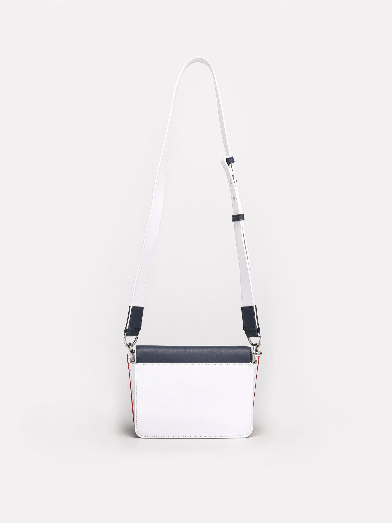 Сумки Tommy Hilfiger модель AW0AW09720-0GY Сумки Tommy Hilfiger модель AW0AW09720-0GY Фото