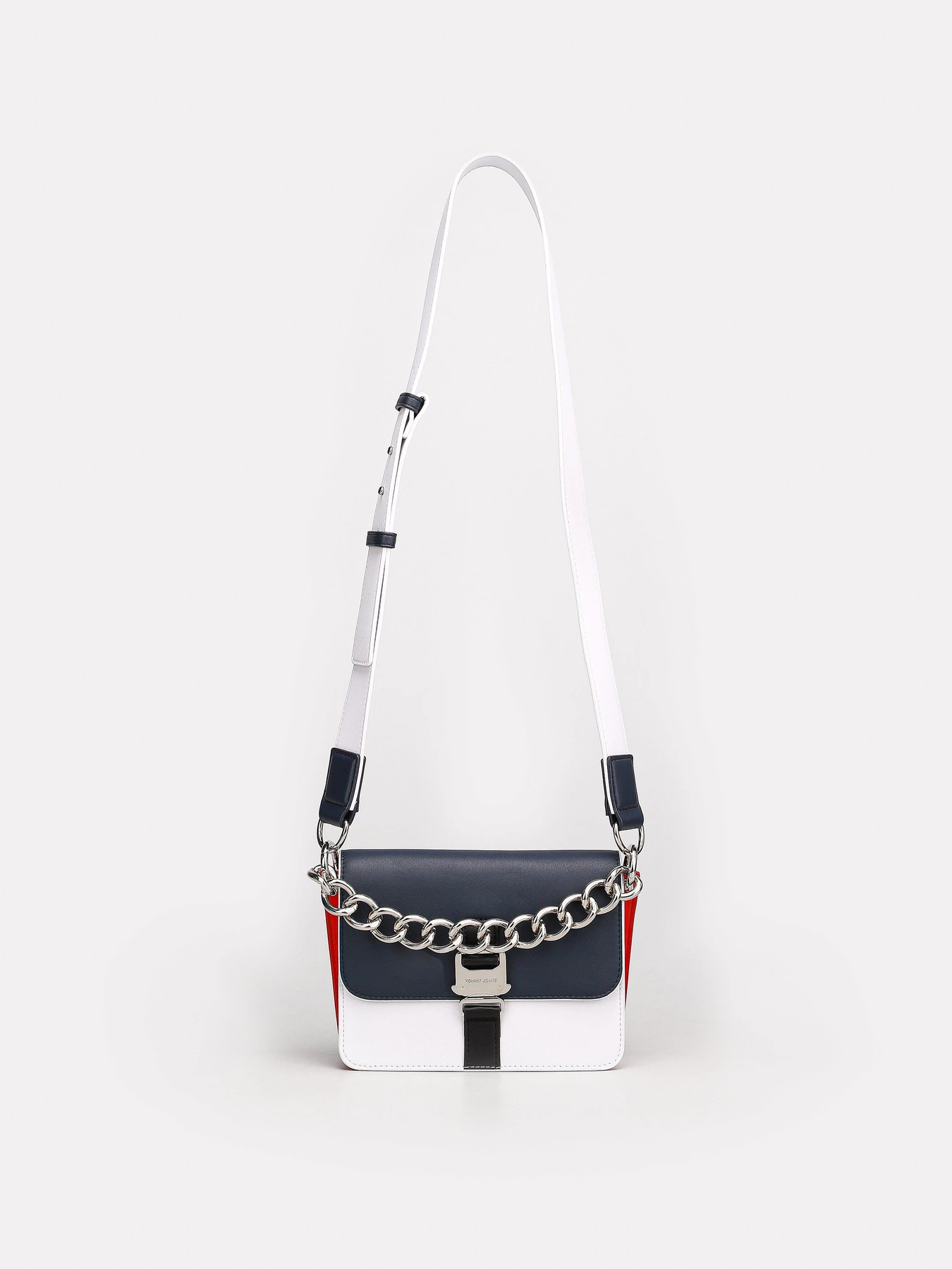 Сумки Tommy Hilfiger модель AW0AW09720-0GY Сумки Tommy Hilfiger модель AW0AW09720-0GY Фото