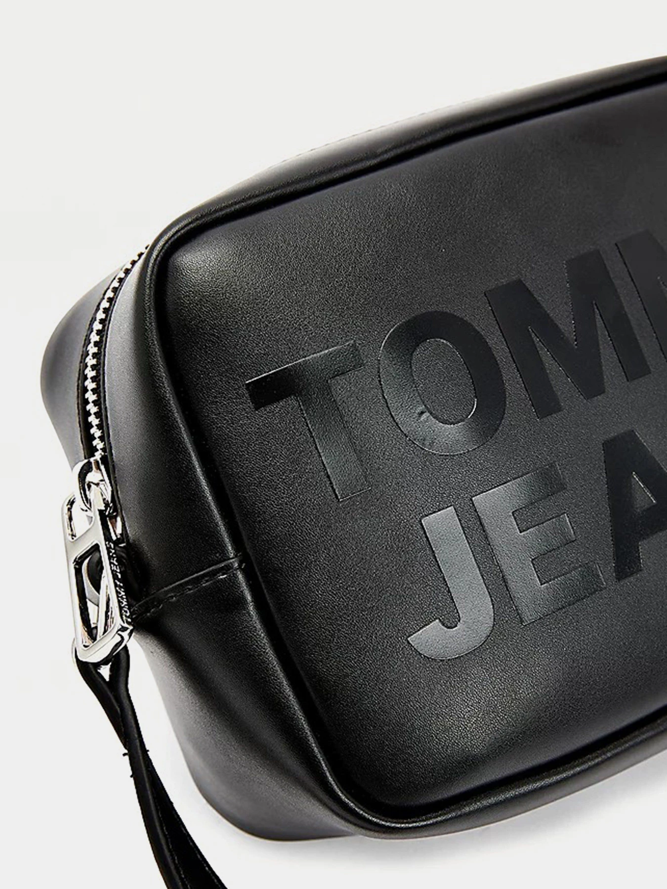 Сумки Tommy Hilfiger модель AW0AW09853-BDS Сумки Tommy Hilfiger модель AW0AW09853-BDS Фото