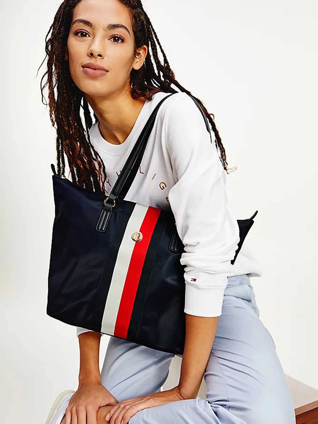 Сумки Tommy Hilfiger модель AW0AW09933-DW5 Фото
