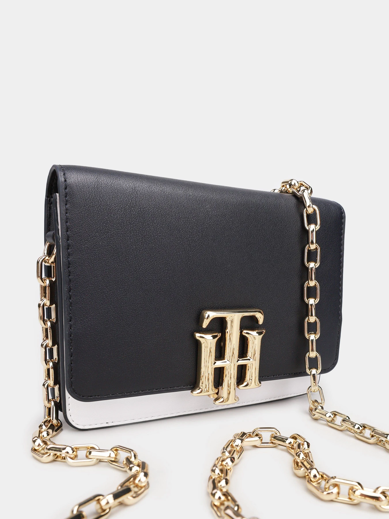 Сумки Tommy Hilfiger модель AW0AW10564-DW5 Сумки Tommy Hilfiger модель AW0AW10564-DW5 Фото