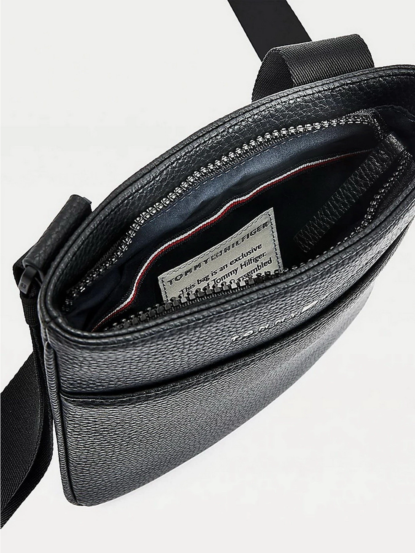 Сумки Tommy Hilfiger модель AM0AM07798-BDS Фото