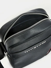 Сумки Tommy Hilfiger модель AM0AM07781-BDS Фото
