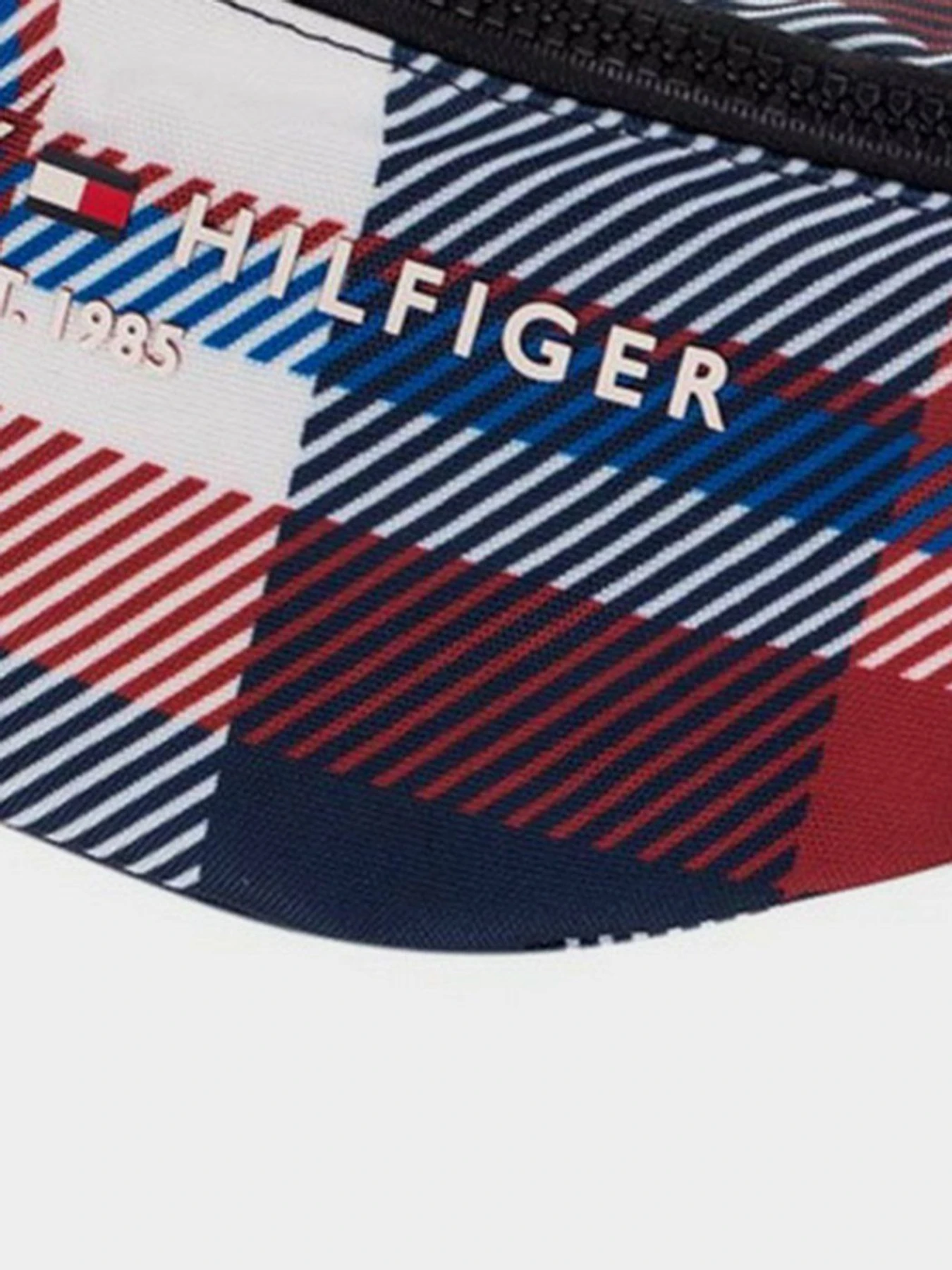 Сумки Tommy Hilfiger модель AM0AM08021-0GY Сумки Tommy Hilfiger модель AM0AM08021-0GY Фото