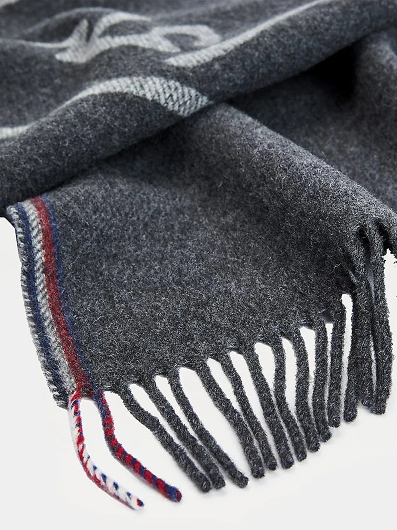 Шарфы и платки Tommy Hilfiger модель AM0AM07890-PA7 Шарфы и платки Tommy Hilfiger модель AM0AM07890-PA7 Фото