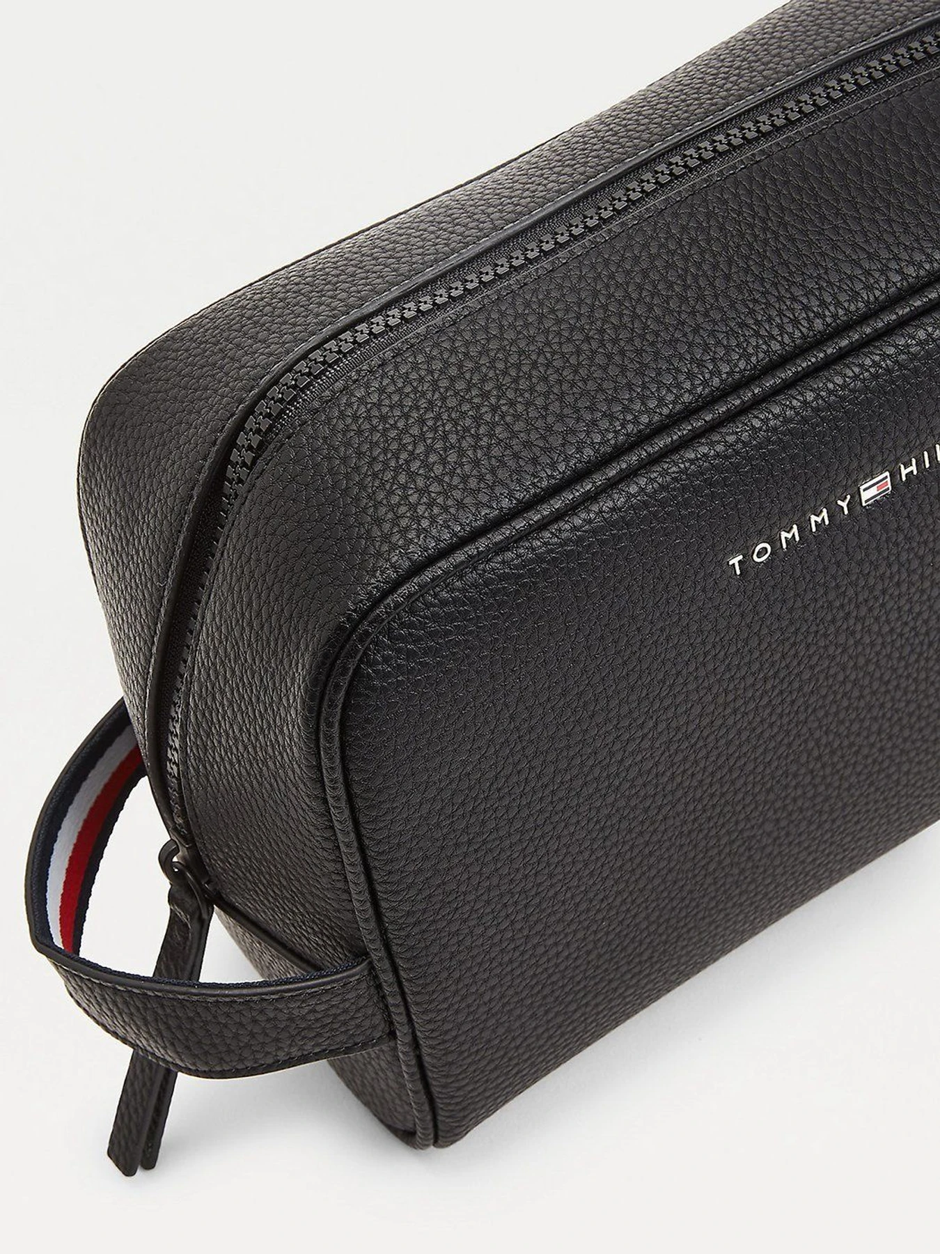 Сумки Tommy Hilfiger модель AM0AM07826-BDS Сумки Tommy Hilfiger модель AM0AM07826-BDS Фото