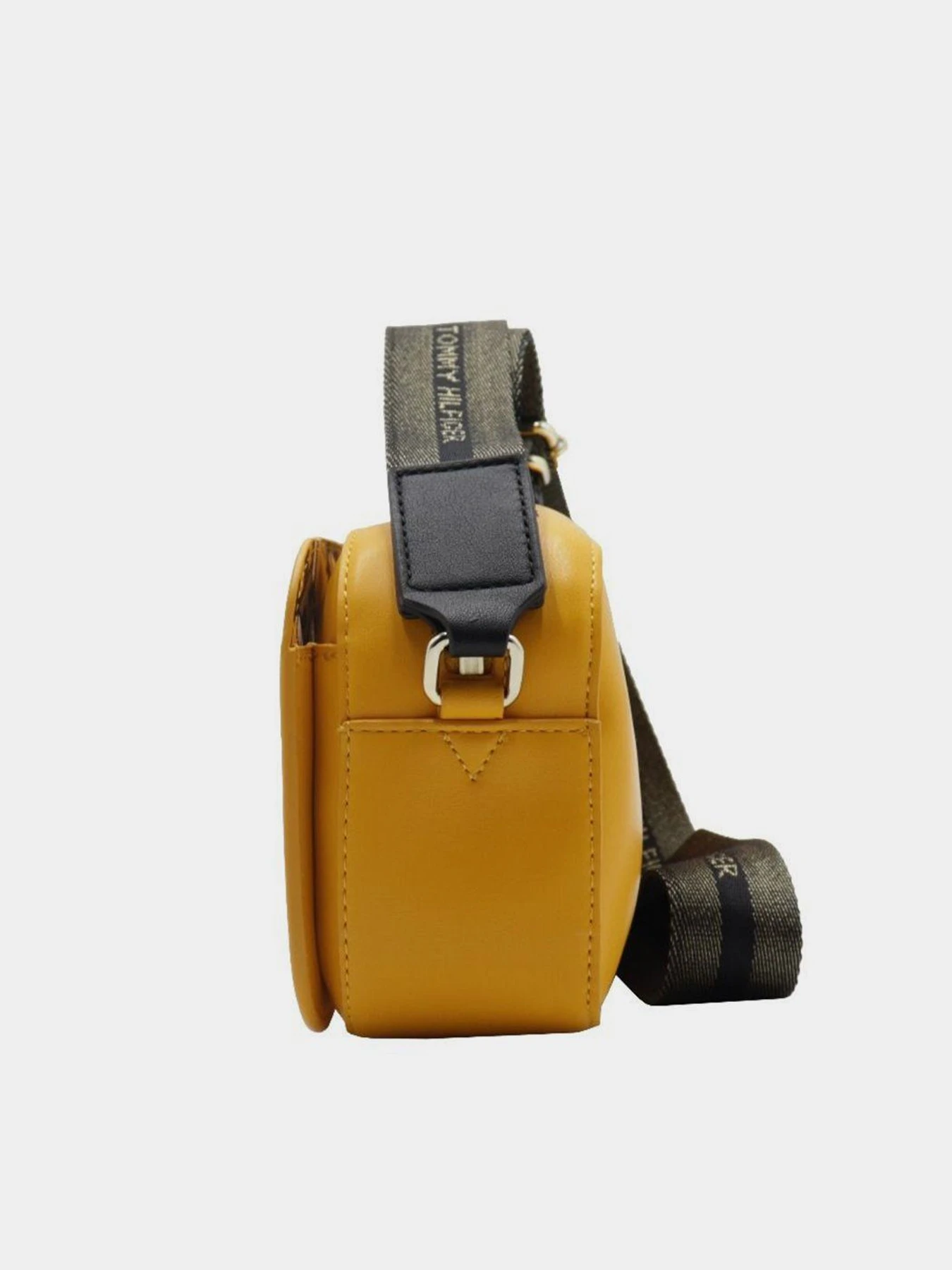 Сумки Tommy Hilfiger Iconic Tommy Camera Sign модель AW0AW10464-ZER Сумки Tommy Hilfiger Iconic Tommy Camera Sign модель AW0AW10464-ZER Фото