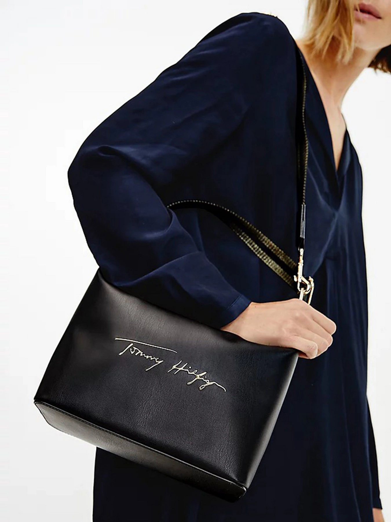 Сумки Tommy Hilfiger модель AW0AW10472-BDS Сумки Tommy Hilfiger модель AW0AW10472-BDS Фото