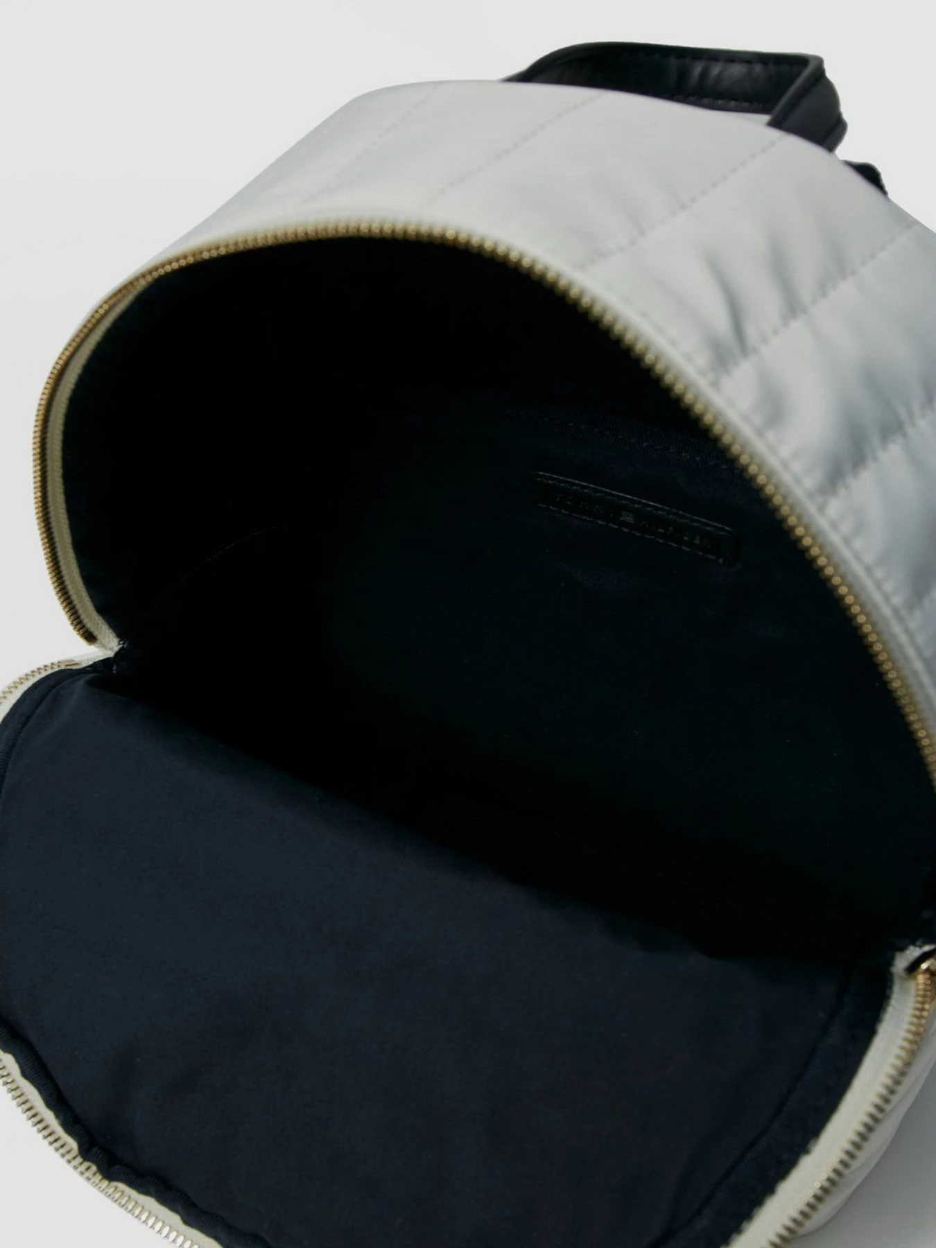 Рюкзаки Tommy Hilfiger модель AW0AW10441-YBL Фото
