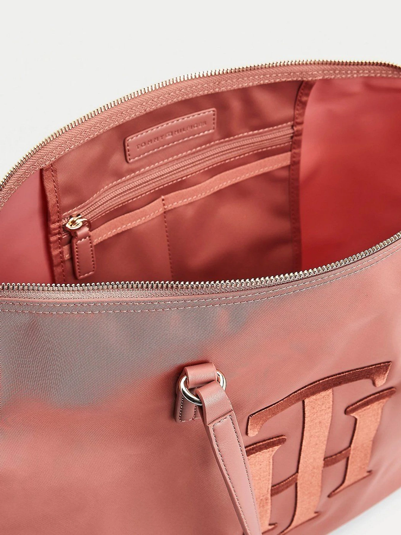Сумки Tommy Hilfiger модель AW0AW10465-SM8 Фото
