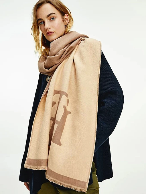 Шарфы и платки Tommy Hilfiger модель AW0AW10722-GV7 Фото