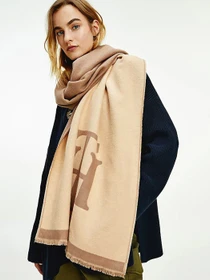 Шарфы и платки Tommy Hilfiger модель AW0AW10722-GV7 Фото