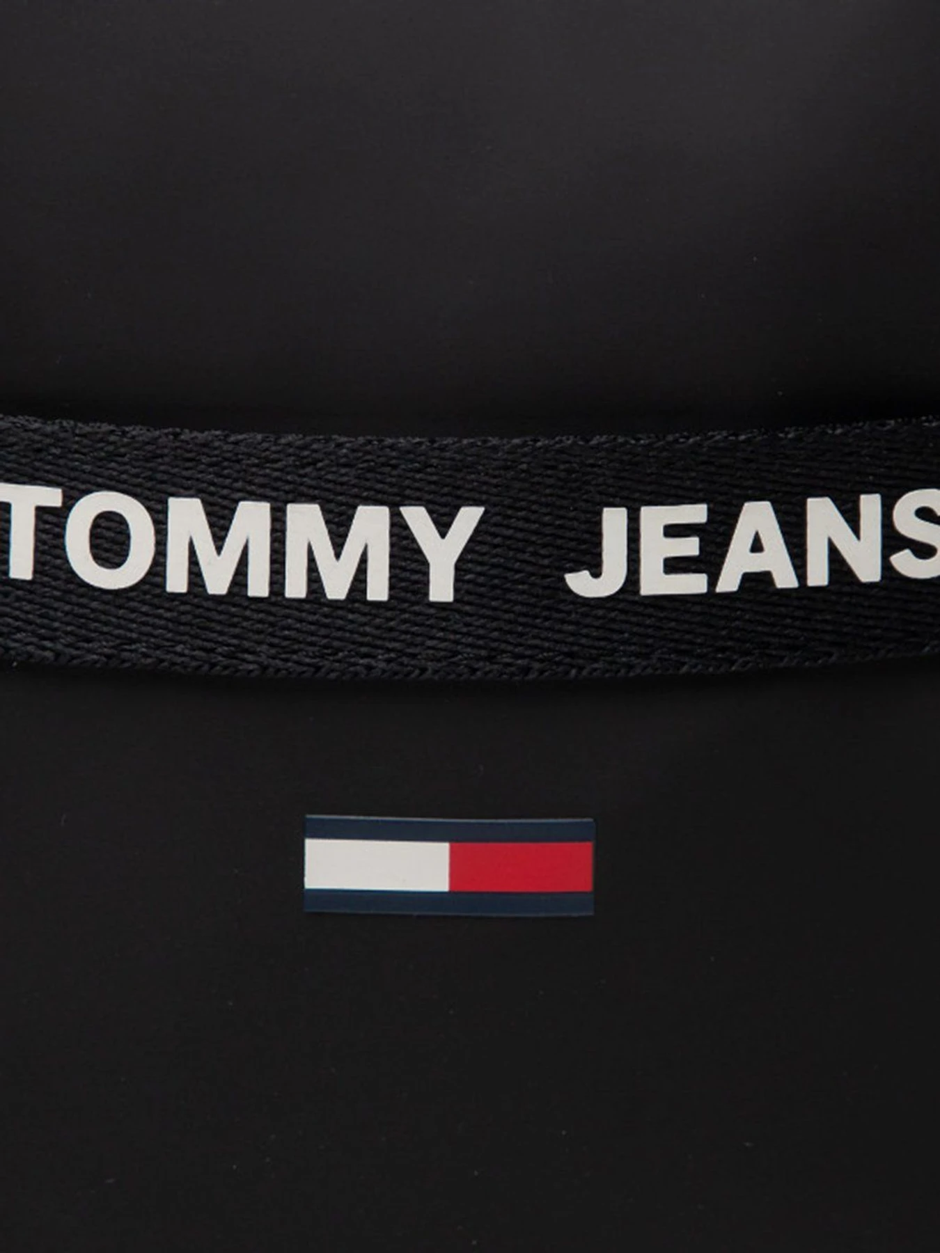 Сумки Tommy Hilfiger модель AM0AM07794-BDS Сумки Tommy Hilfiger модель AM0AM07794-BDS Фото