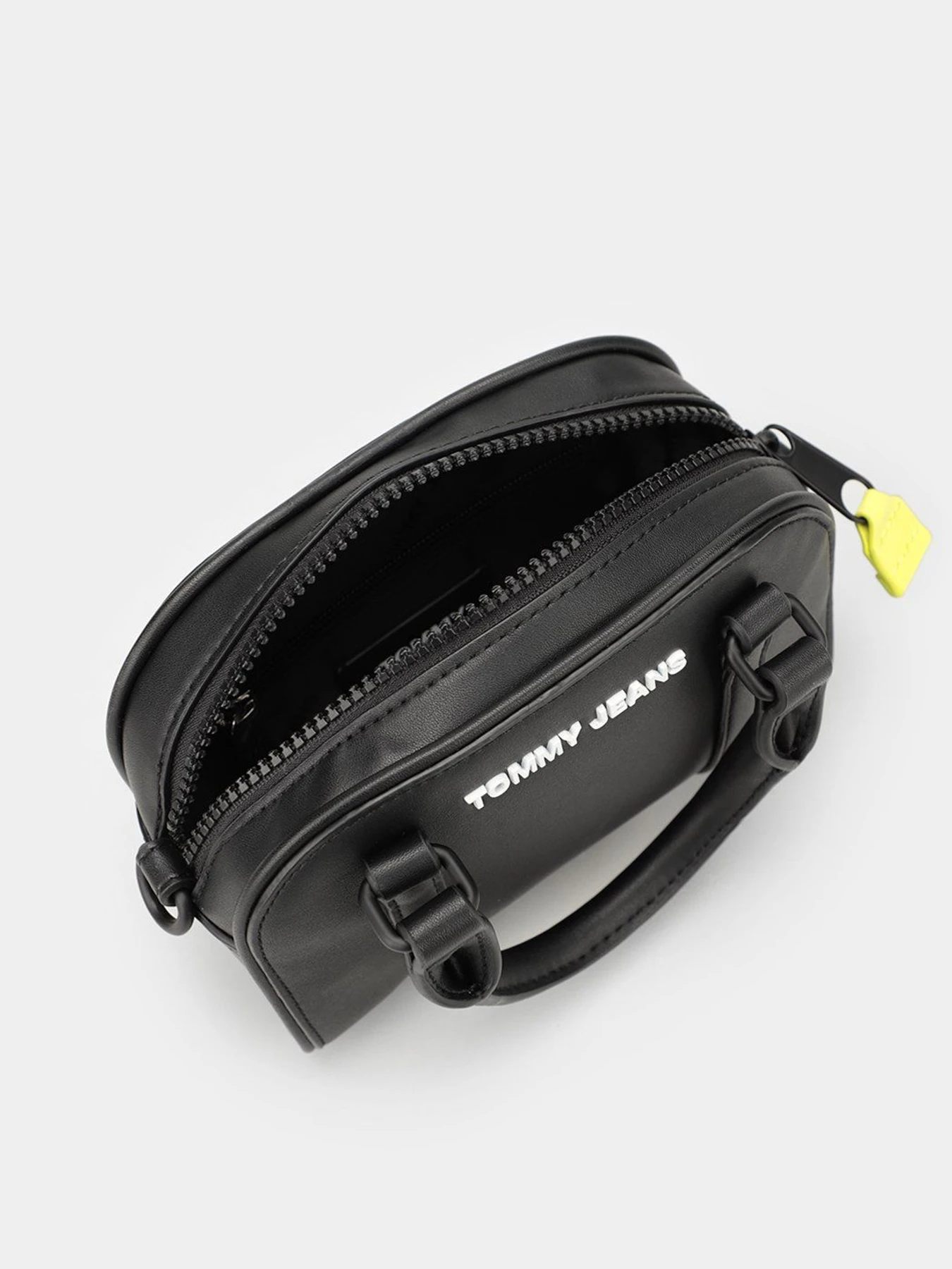 Сумки Tommy Hilfiger модель AW0AW10669-BDS Сумки Tommy Hilfiger модель AW0AW10669-BDS Фото