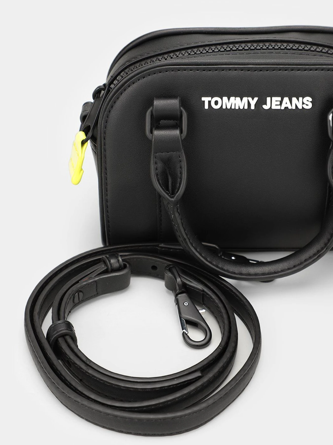 Сумки Tommy Hilfiger модель AW0AW10669-BDS Сумки Tommy Hilfiger модель AW0AW10669-BDS Фото