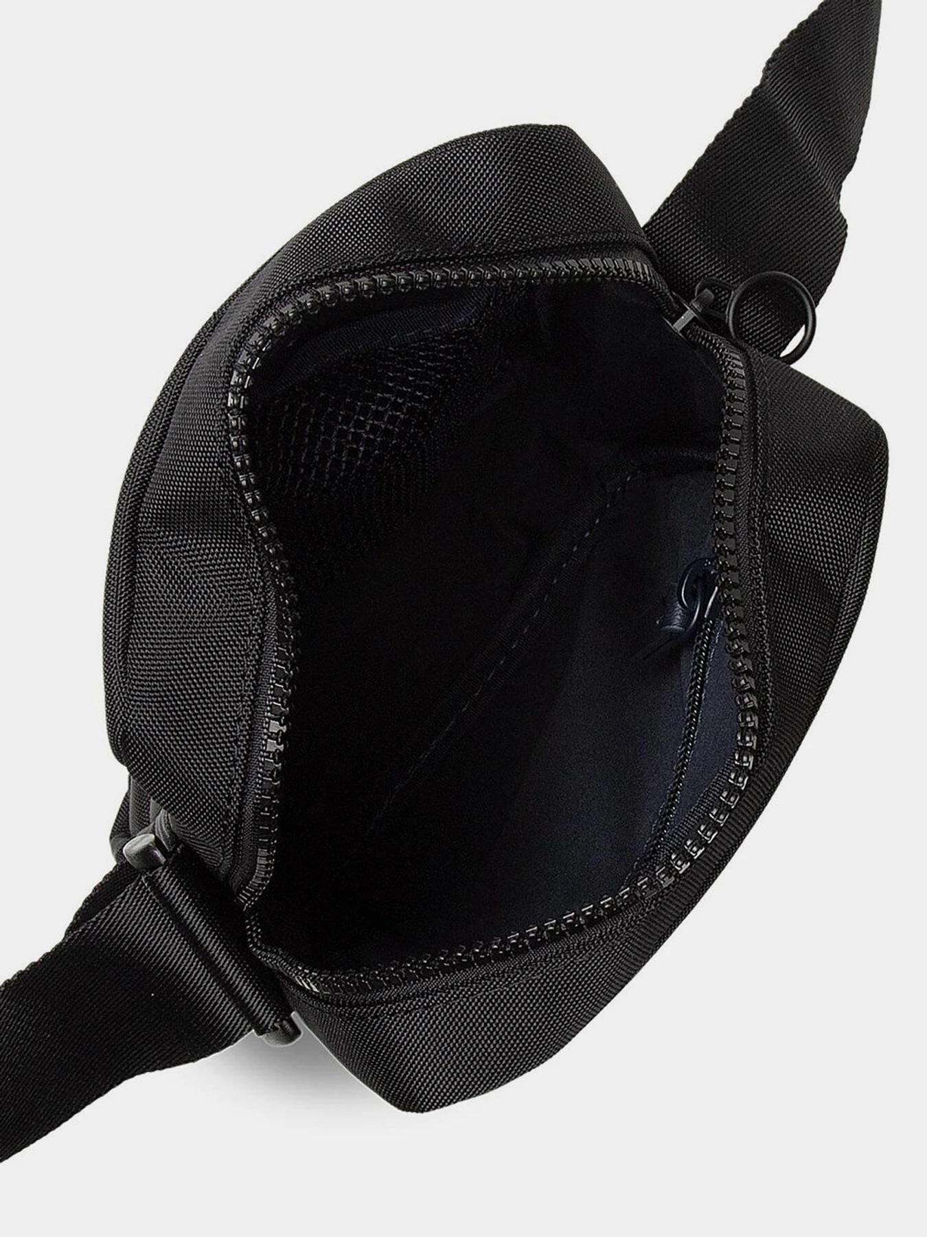 Сумки Tommy Hilfiger модель AM0AM07547-BDS Сумки Tommy Hilfiger модель AM0AM07547-BDS Фото