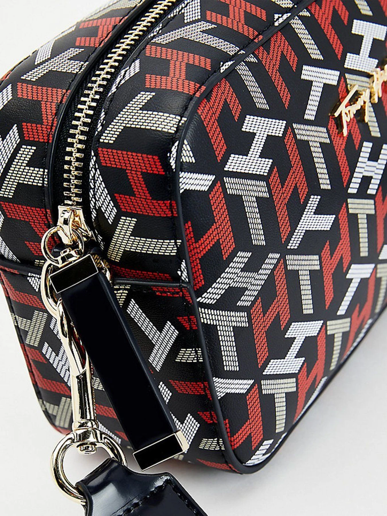Сумки Tommy Hilfiger модель AW0AW10271-0GY Сумки Tommy Hilfiger модель AW0AW10271-0GY Фото