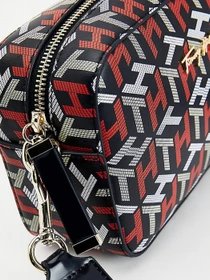 Сумки Tommy Hilfiger модель AW0AW10271-0GY Фото