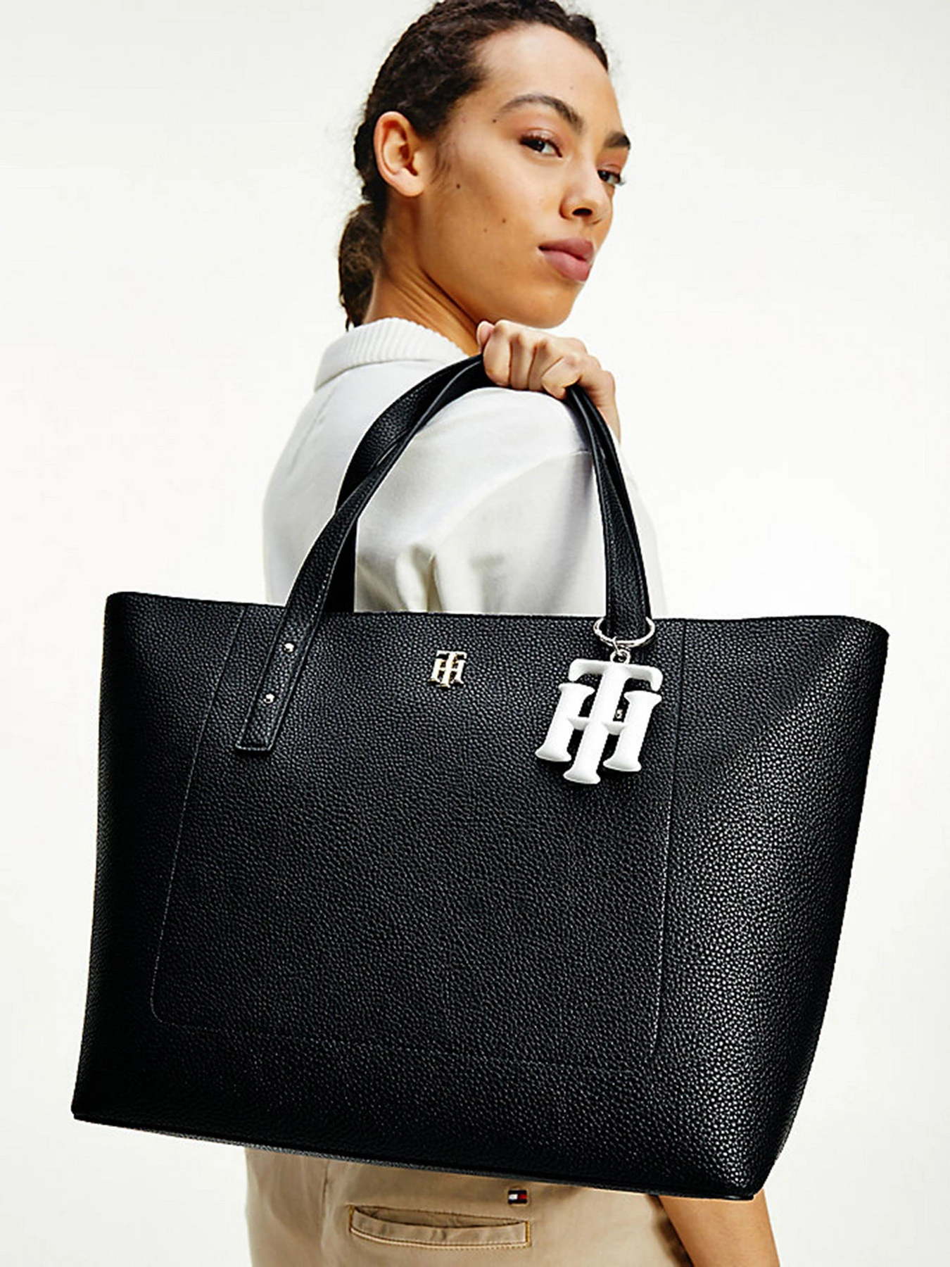 Сумки Tommy Hilfiger модель AW0AW10101-DW5 Сумки Tommy Hilfiger модель AW0AW10101-DW5 Фото