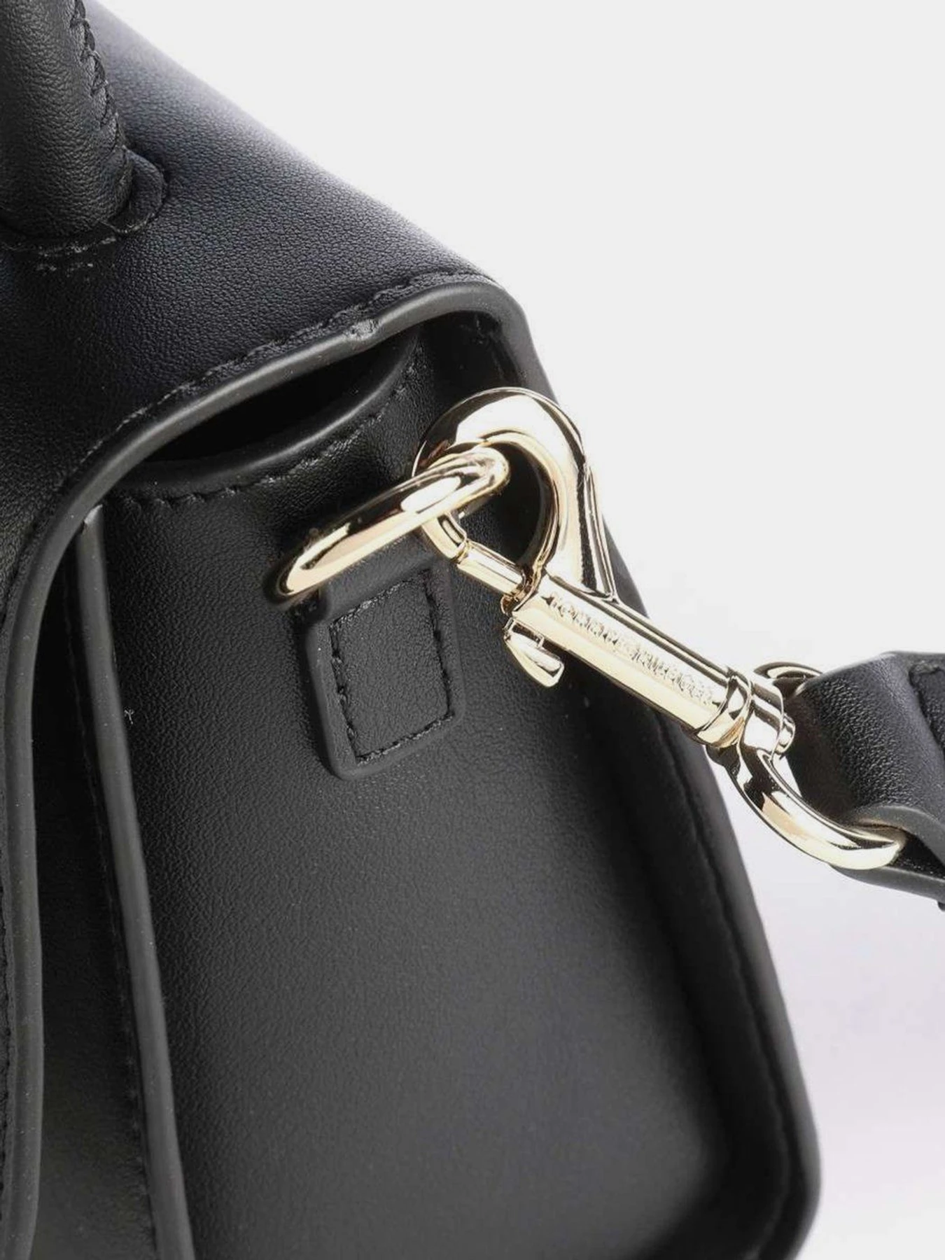Сумки Tommy Hilfiger модель AW0AW10099-BDS Сумки Tommy Hilfiger модель AW0AW10099-BDS Фото