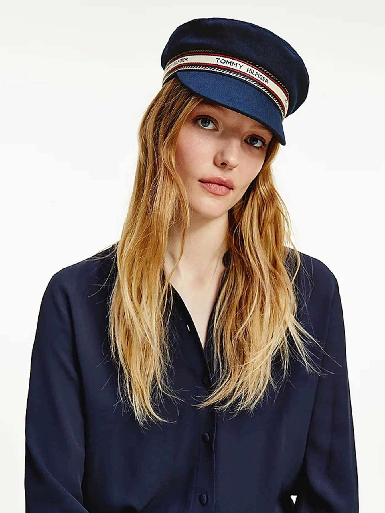 Шапки и кепки Tommy Hilfiger Th Logo Baker Boy модель AW0AW10254-DW5 Шапки и кепки Tommy Hilfiger Th Logo Baker Boy модель AW0AW10254-DW5 Фото
