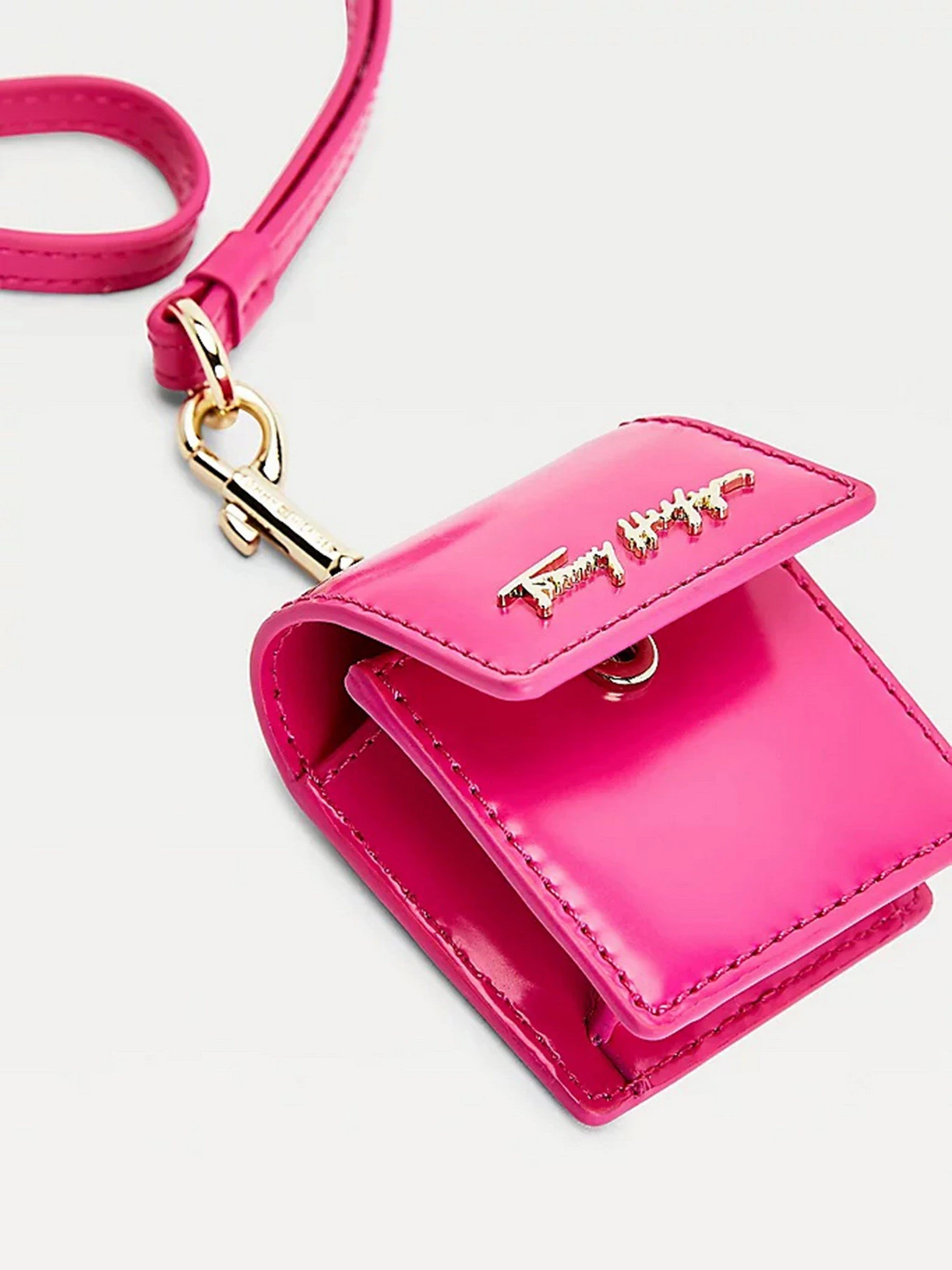 Кошельки Tommy Hilfiger Iconic модель AW0AW10132-TP1 Кошельки Tommy Hilfiger Iconic модель AW0AW10132-TP1 Фото