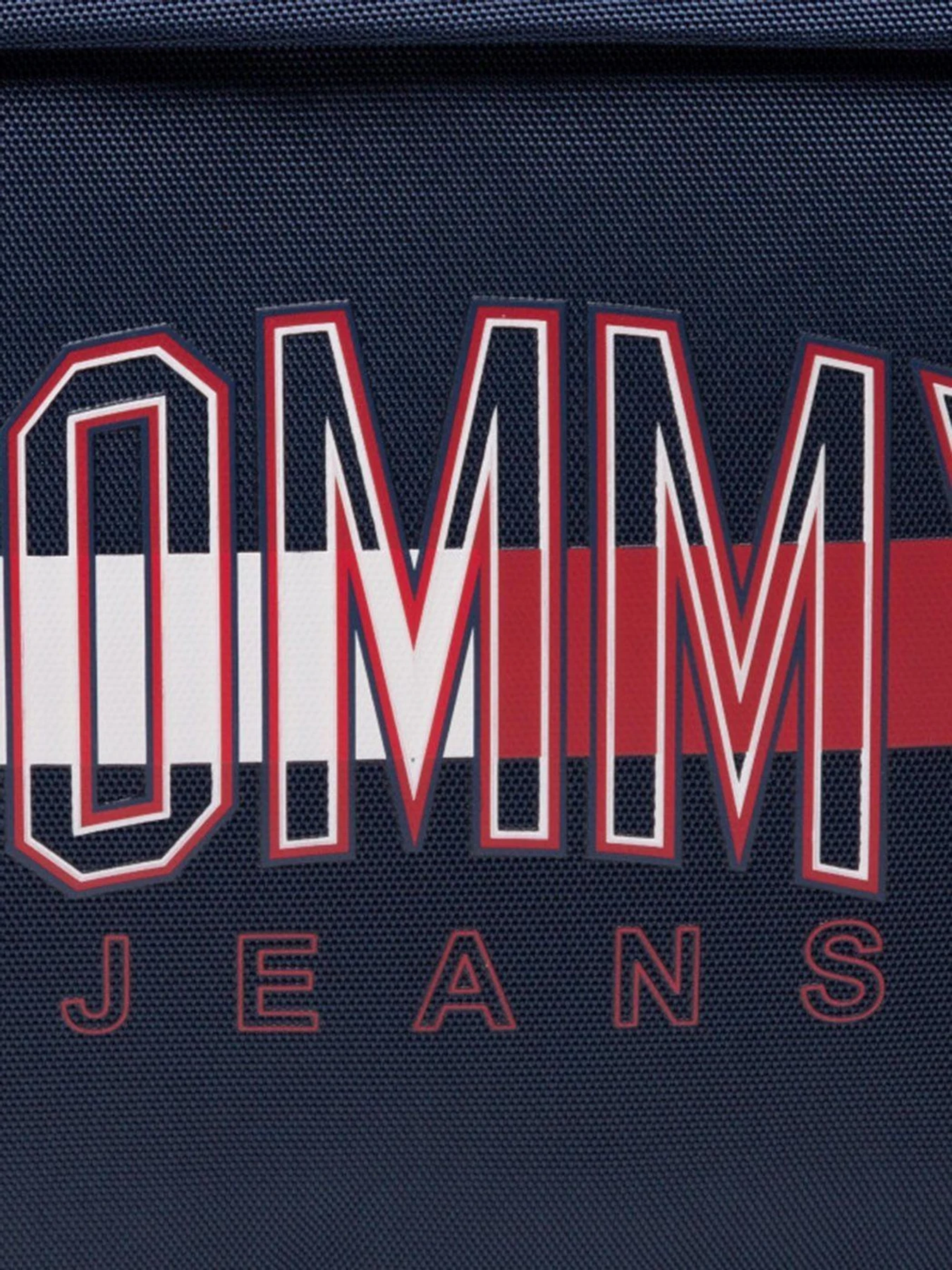 Рюкзаки Tommy Hilfiger модель AM0AM07506-C87 Рюкзаки Tommy Hilfiger модель AM0AM07506-C87 Фото