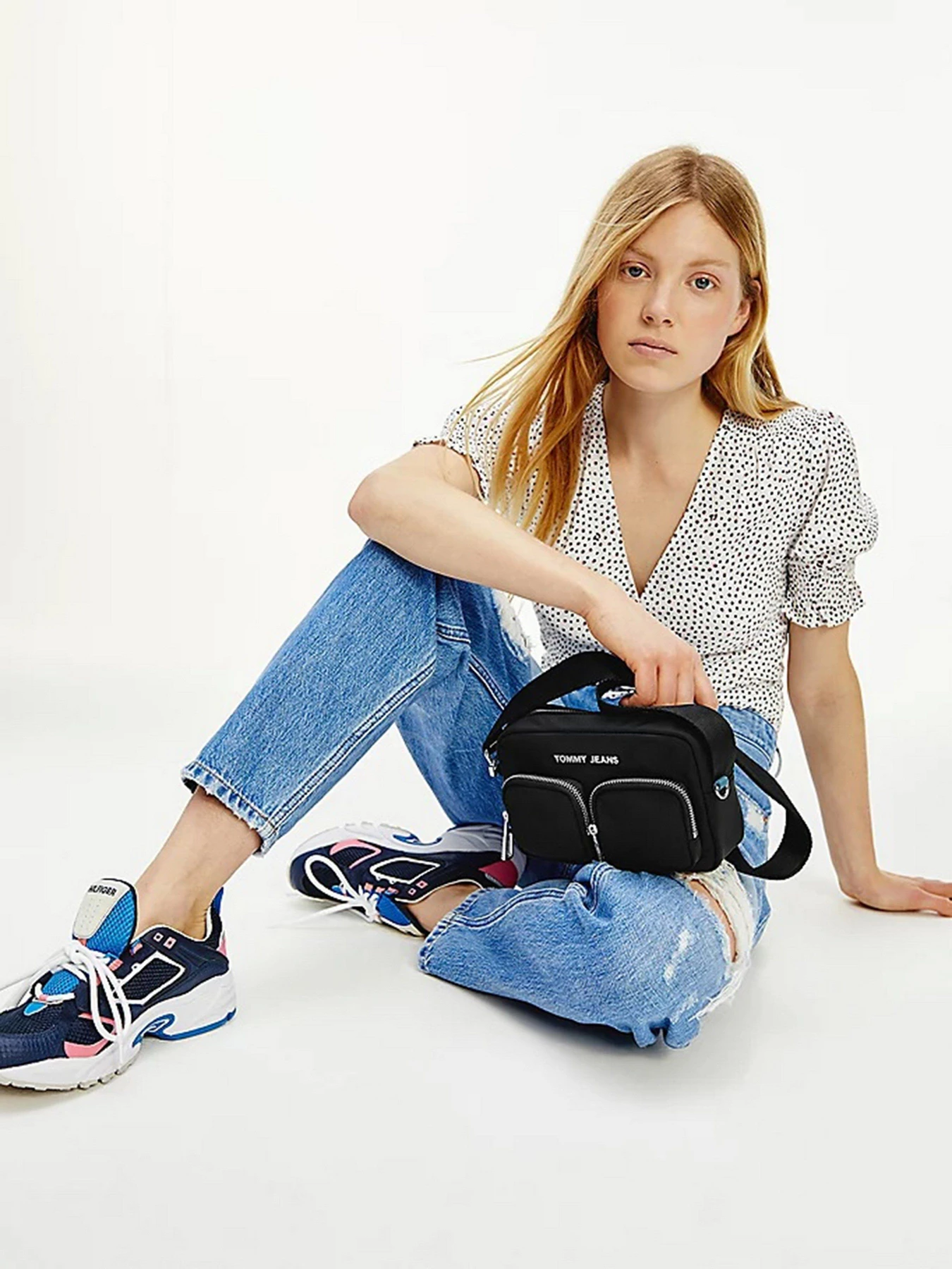 Сумки Tommy Hilfiger модель AW0AW10164-BDS Фото