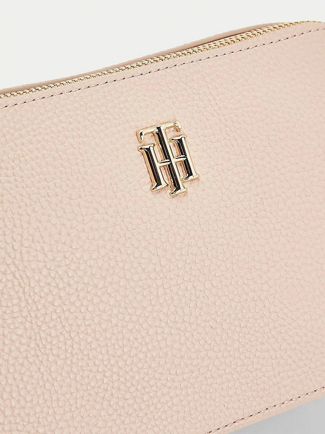 Сумки Tommy Hilfiger модель AW0AW10957-ACT Фото