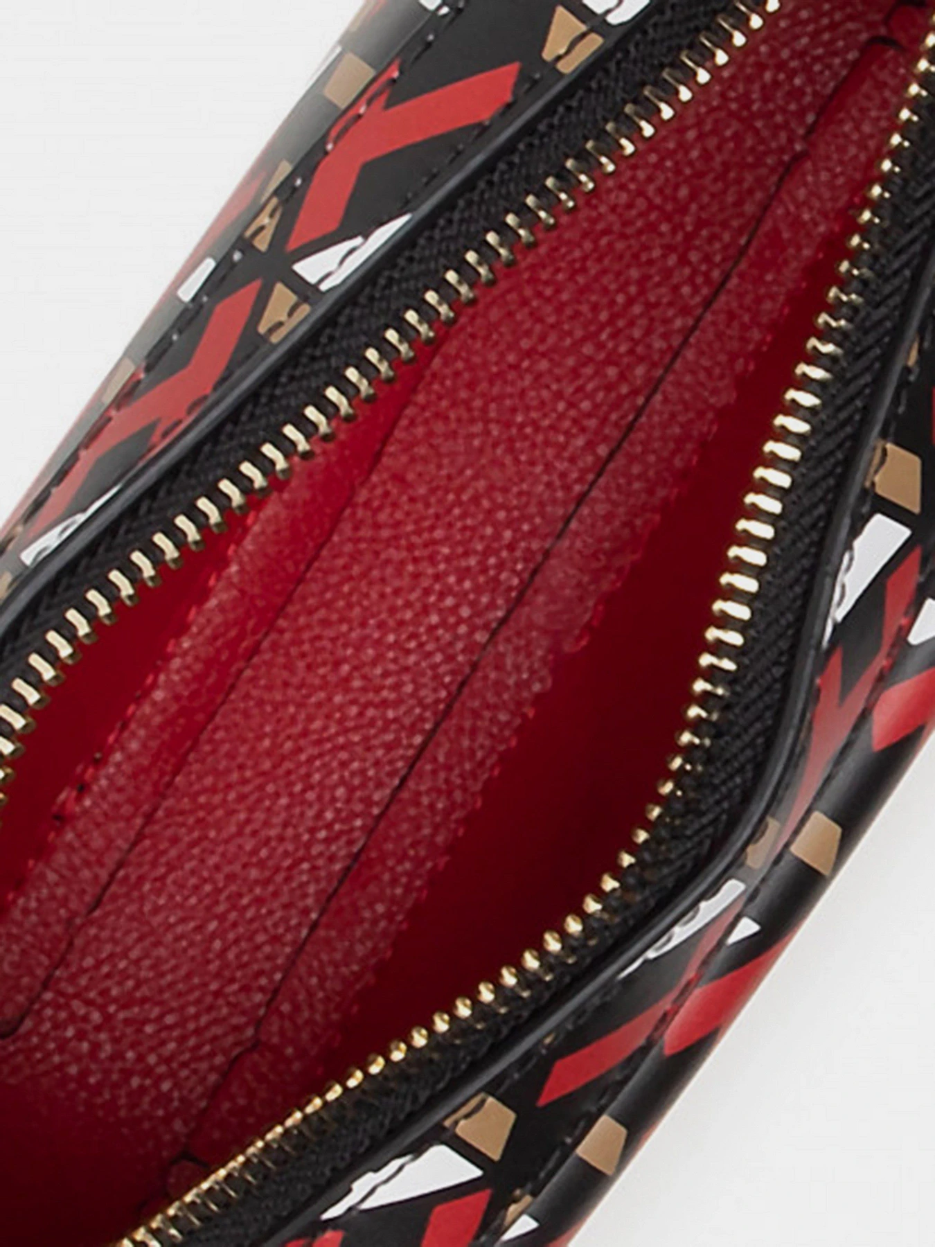 Сумки Tommy Hilfiger модель AW0AW11069-0GZ Сумки Tommy Hilfiger модель AW0AW11069-0GZ Фото